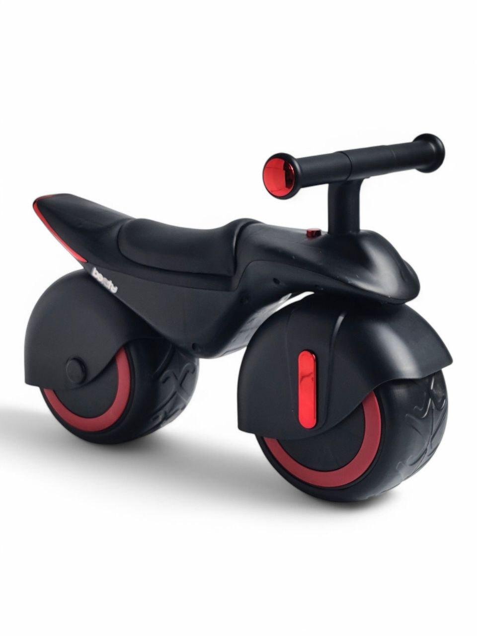 Толокар беговел Beruty Ride BBTT-Q7 двухколесный до 60 кг со звуковыми эффектами Черный с красным (BBTT-Q7r-s3)