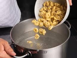 Тортелини Gusto Bello Tortellini Al Prosciutto с прошуто 250 г - фото 2