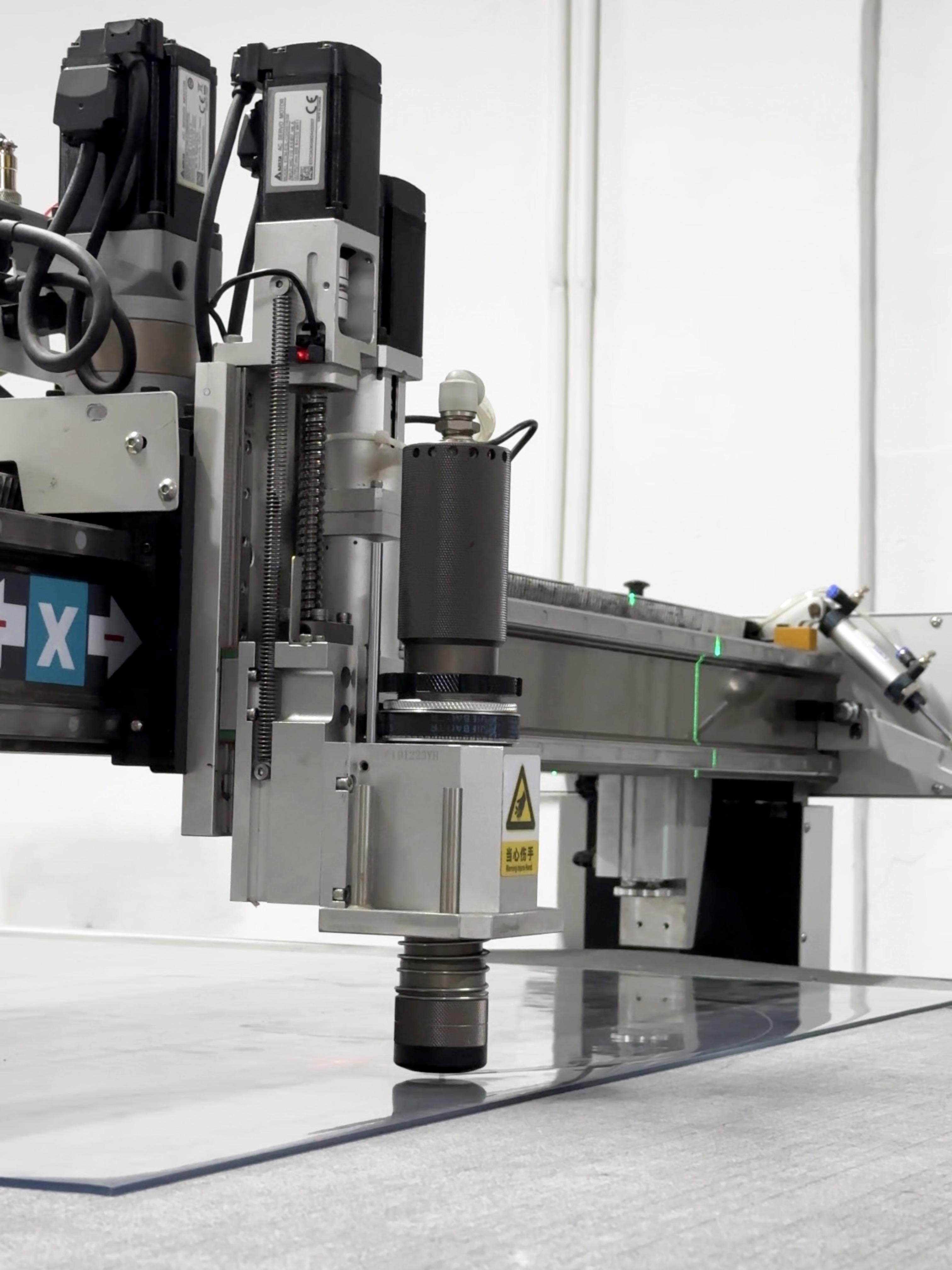 Скатертина силіконова Crystal м'яке скло 100х60 см/2 мм 2000 мікрон (1200-5) - фото 9 Скатертина силіконова Crystal м'яке скло 100х60 см/2 мм 2000 мікрон (1200-5) - фото 9