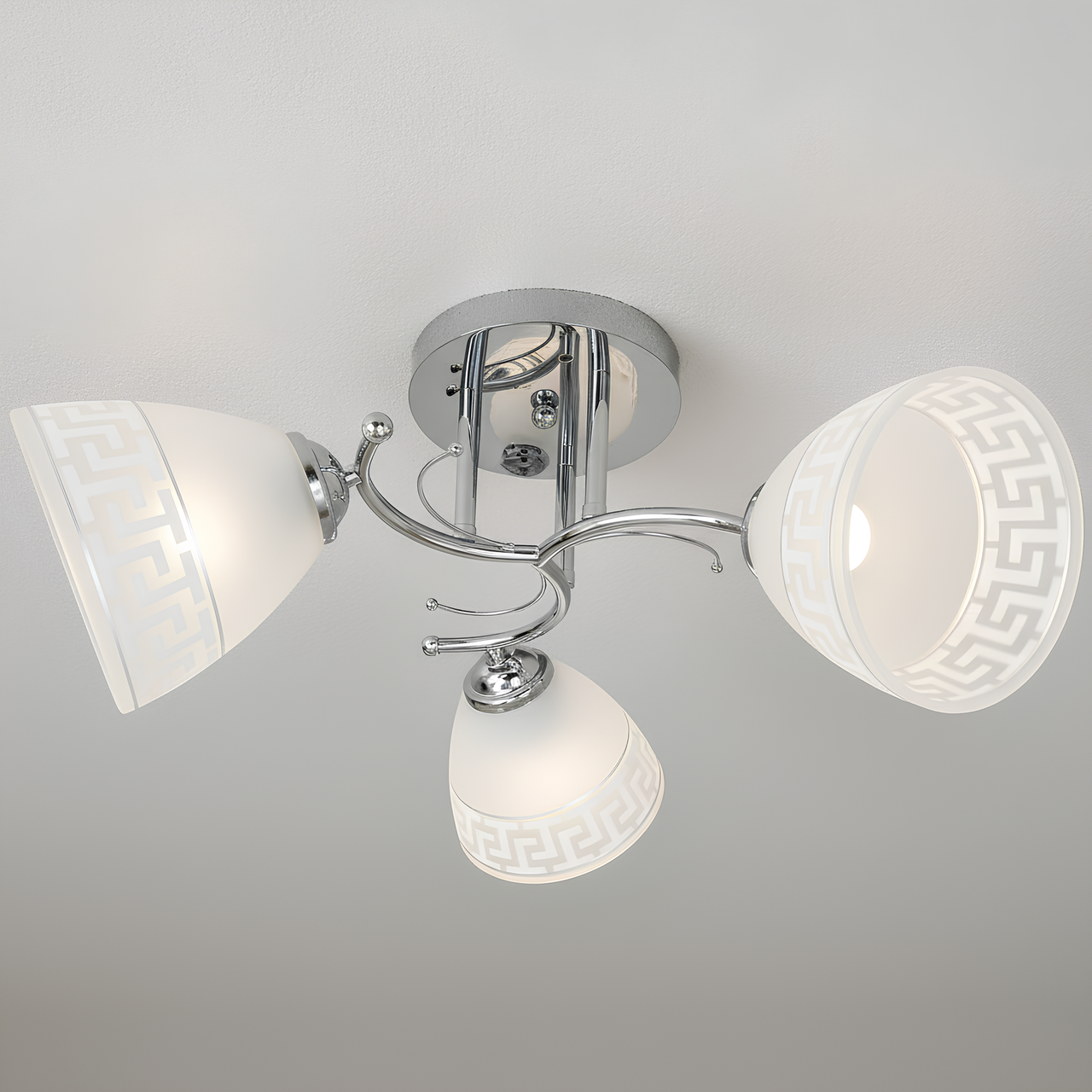 Люстра Valeso на три плафона с узорами под лампы Е27 Хром (9506E/3)