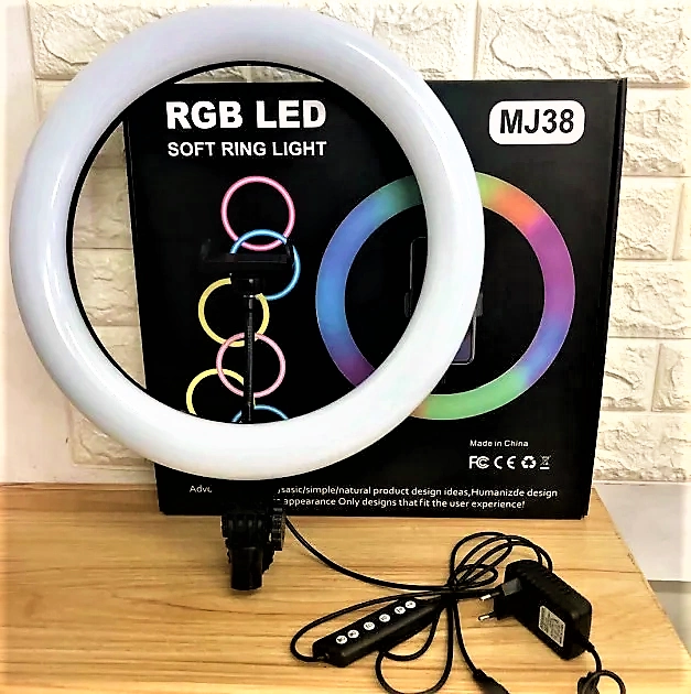 Кольцевая LED лампа MJ38 1500 Лм 3000K-6000K RGB 220V с пультом управления и креплением для телефона d 38 см