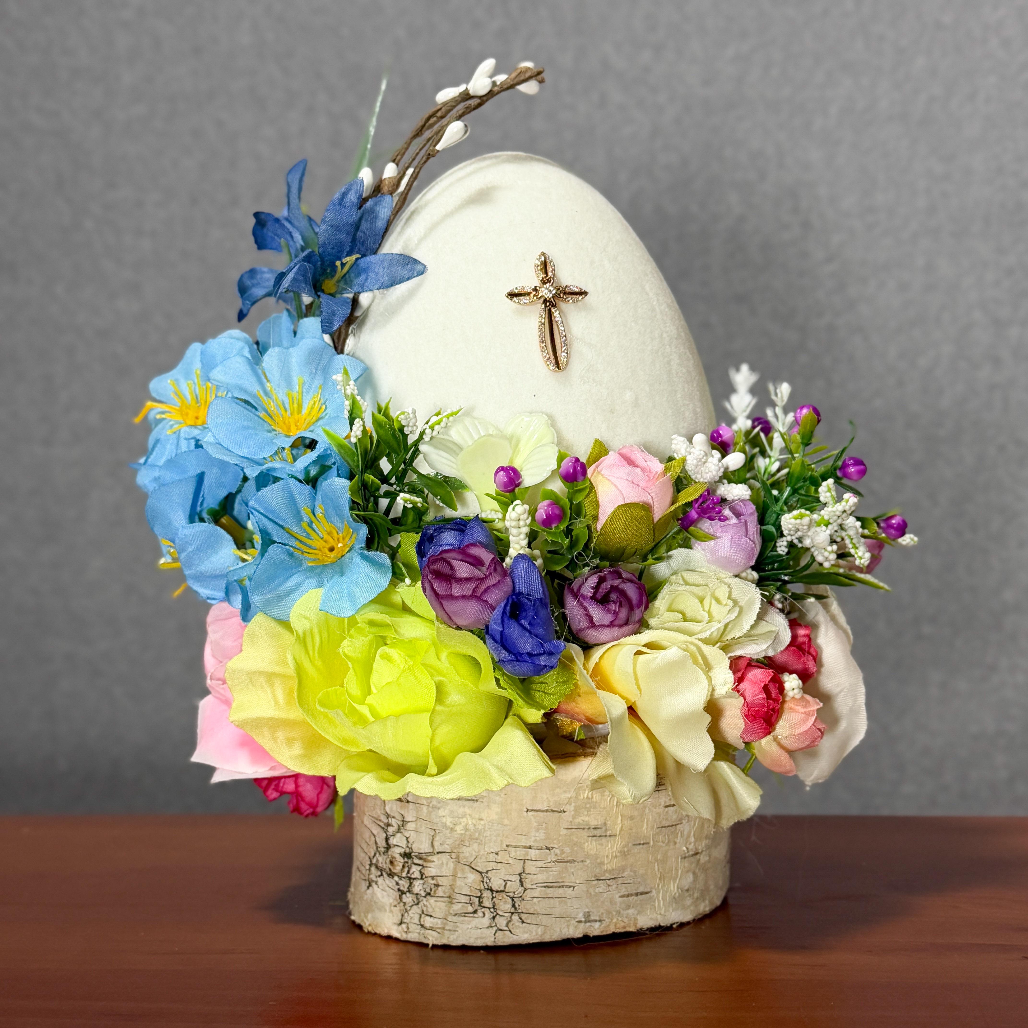 Пасхальная композиция ДАЙС из искусственных цветов и яйца на спиле 12х20 см (КЯ1220Ж)