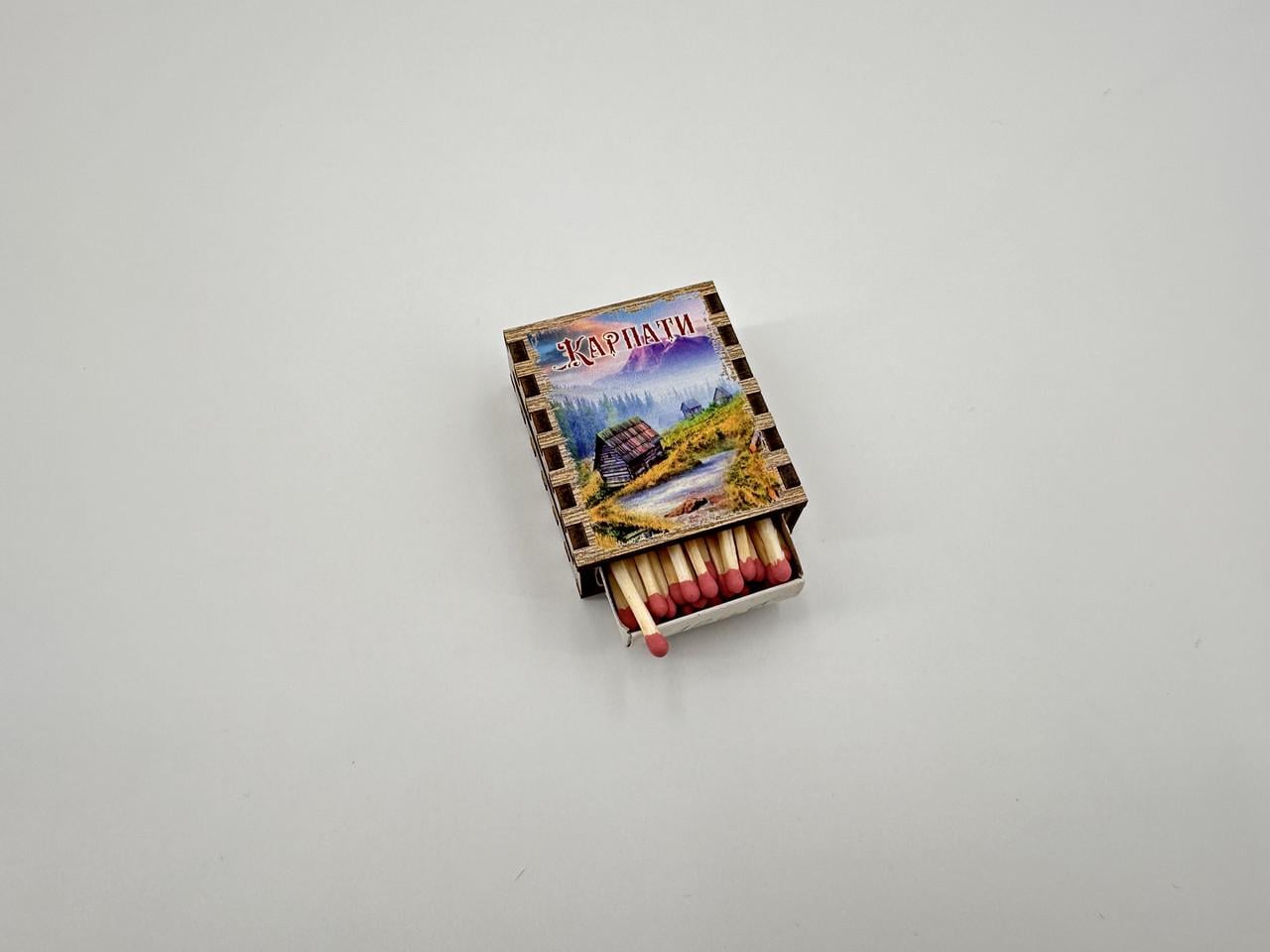 Спички сувенирные Домик в Карпатах с магнитом и УФ-печатью 5,2х4,5 см (X-116-13)