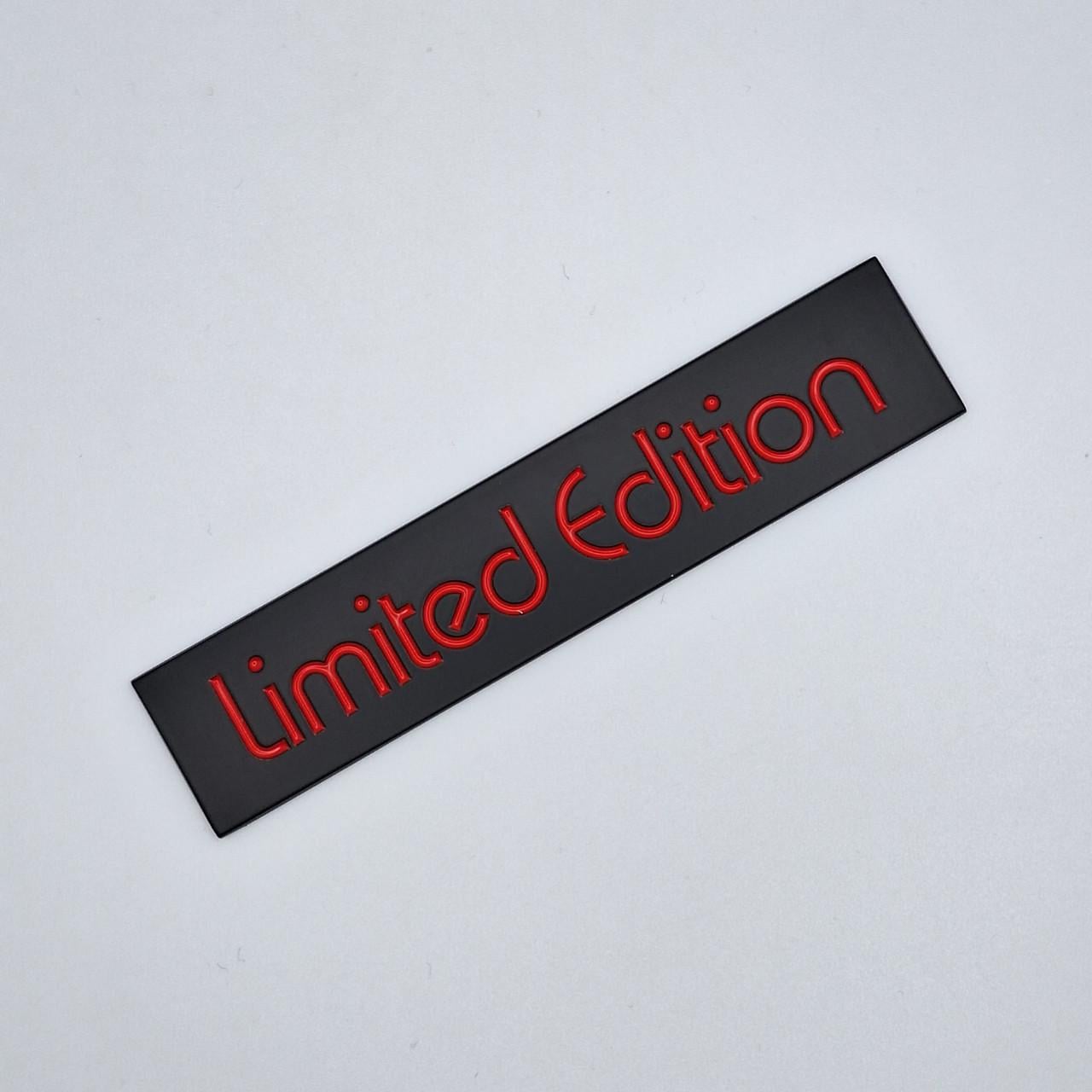 Эмблема плашка Limited Edition 10,7х2,2 см Черный/Красный матовый (1676103397)