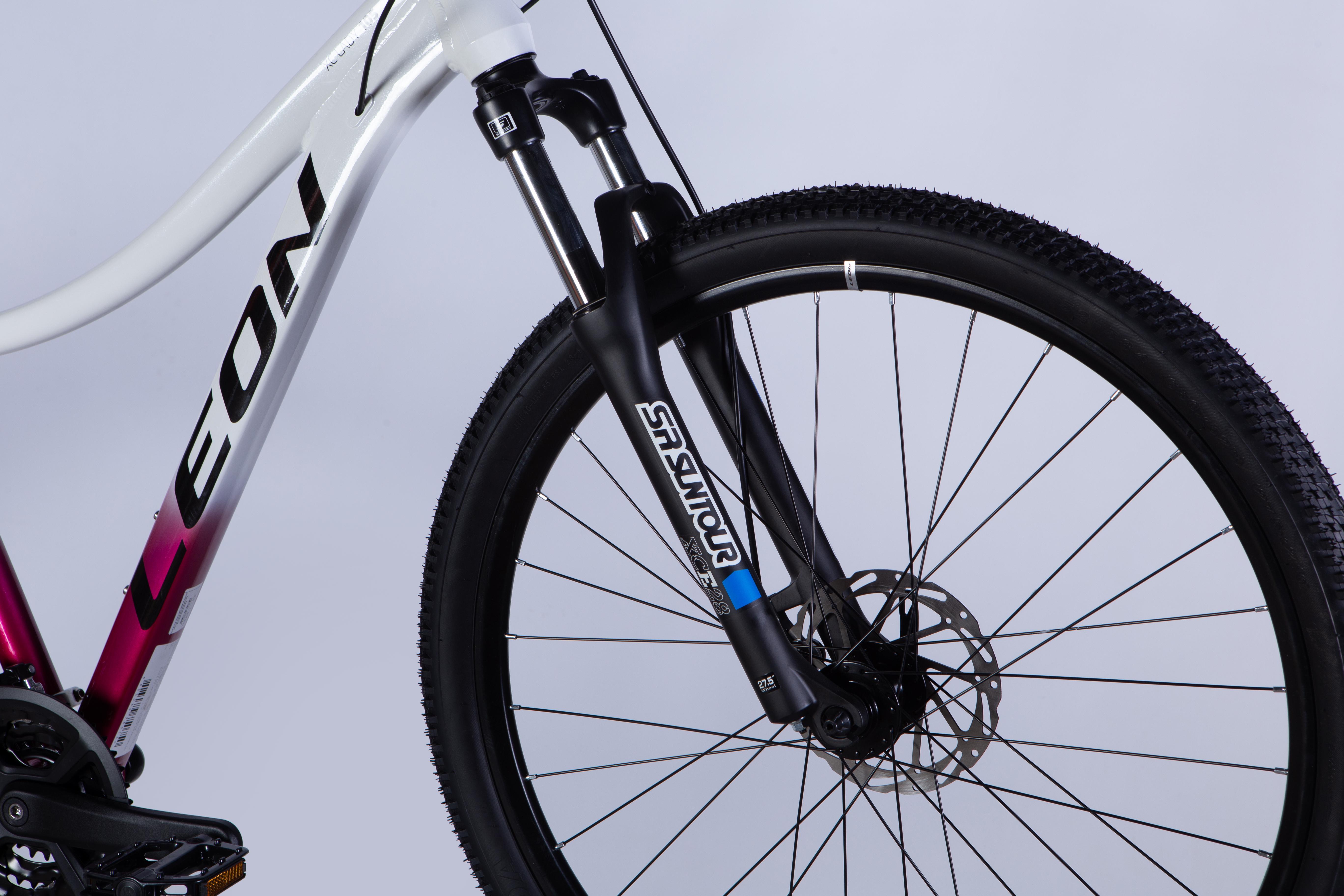 Велосипед Leon 2025 XC LADY 105 DD CS AL 27,5" рама 16" Белый с малиновым (OPS-LN-27,5-001) - фото 3 Велосипед Leon 2025 XC LADY 105 DD CS AL 27,5" рама 16" Белый с малиновым (OPS-LN-27,5-001) - фото 3