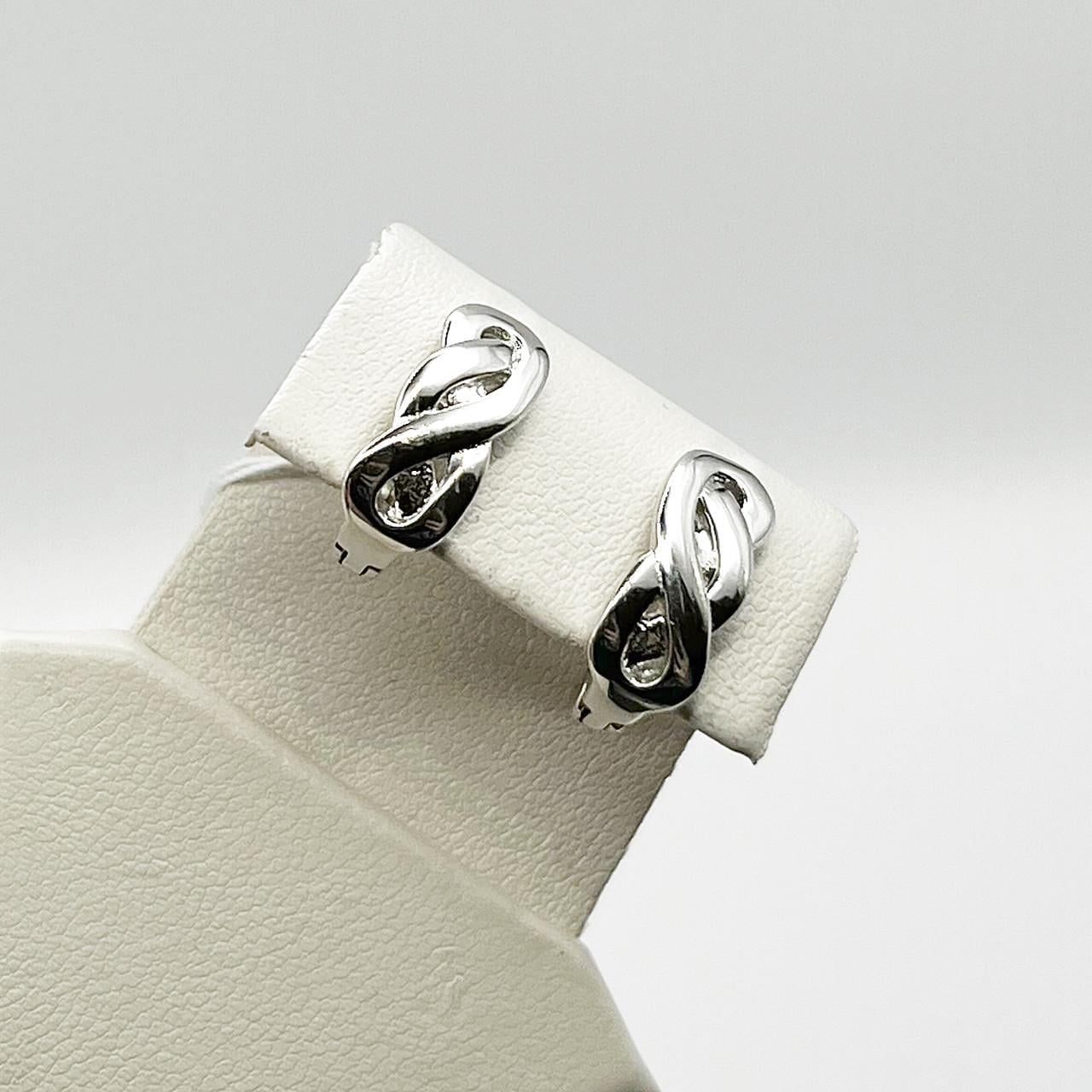 Серебряные серьги 3,9 г (2606784752) Серебряные серьги 3,9 г (2606784752)