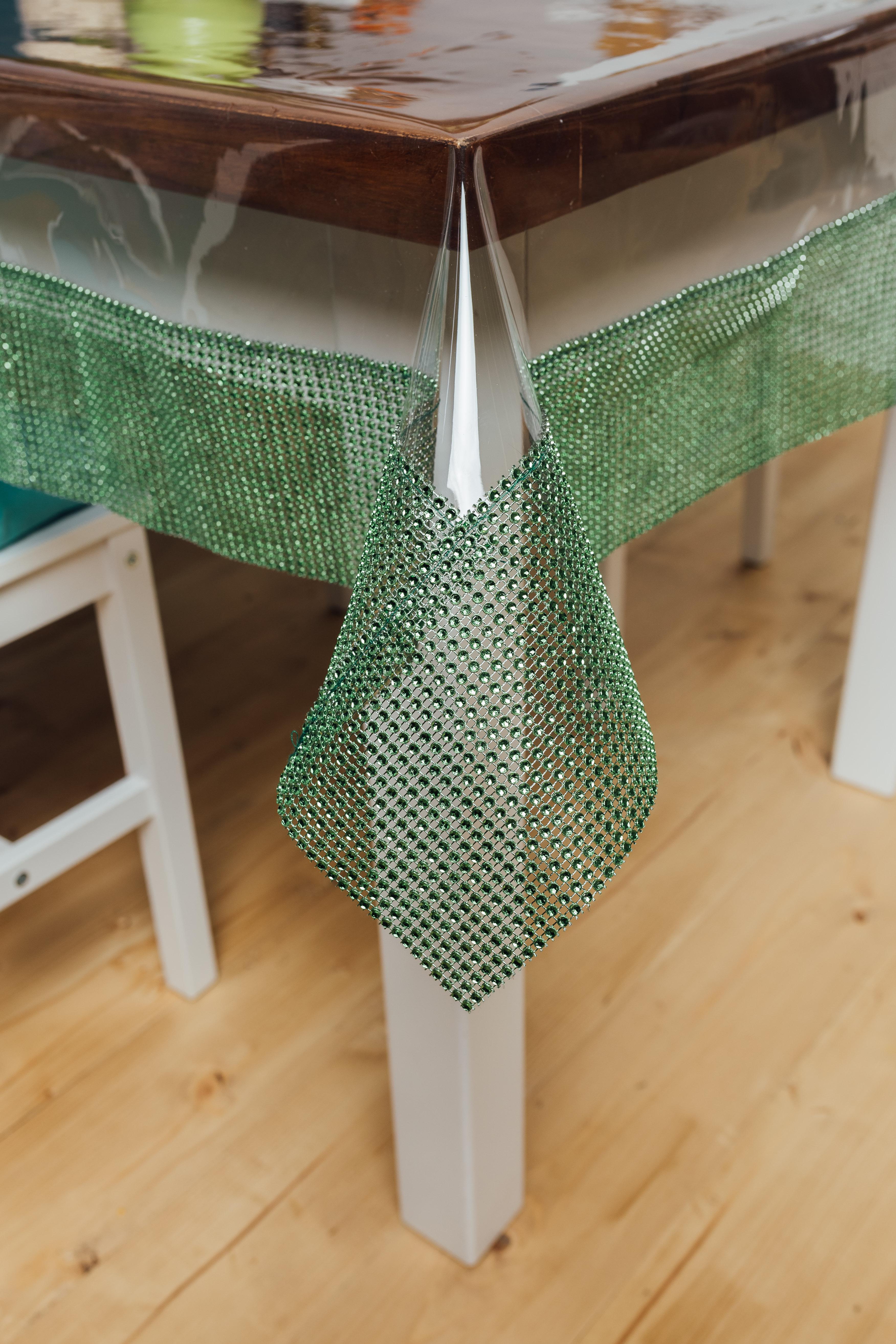 Скатертина силіконова з зеленою стразовою стрічкою 140x100 см (202-11)