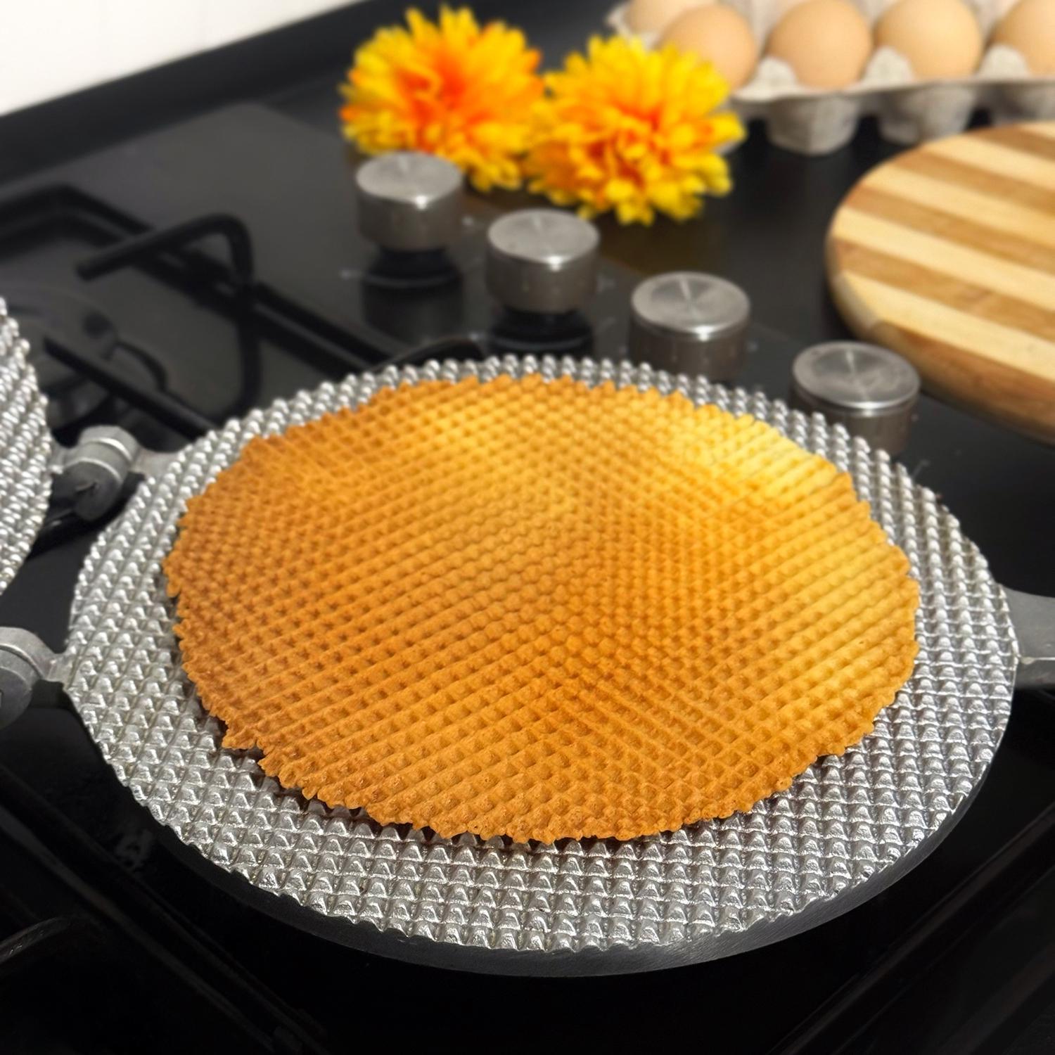 Форма для випічки вафельних коржів для тортових вафель на плиті Ø 18 см зі знімними ручками (28843773) - фото 35 Форма для випічки вафельних коржів для тортових вафель на плиті Ø 18 см зі знімними ручками (28843773) - фото 35