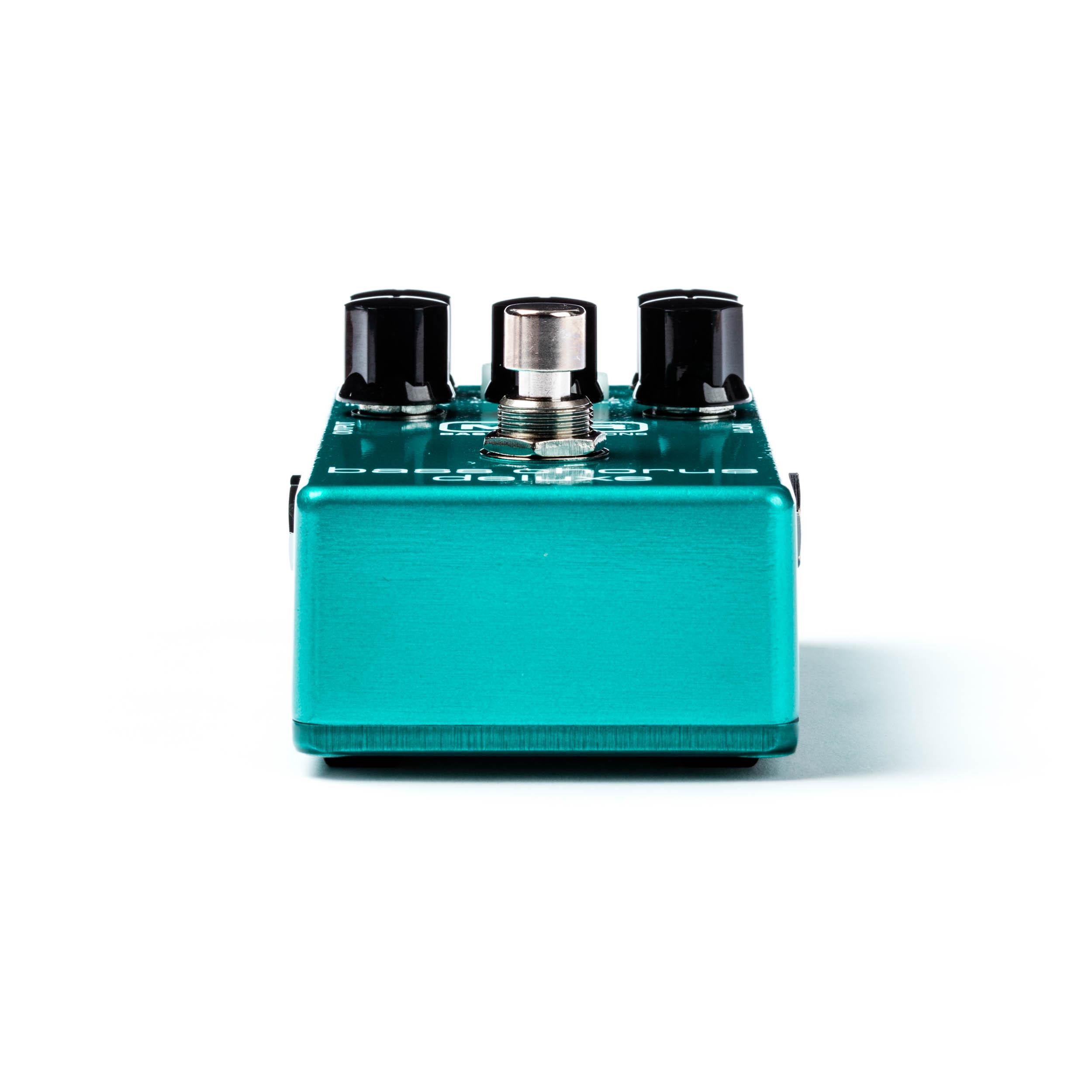 Педаль эффектов MXR M83 Bass Chorus Deluxe - фото 3 Педаль эффектов MXR M83 Bass Chorus Deluxe - фото 3