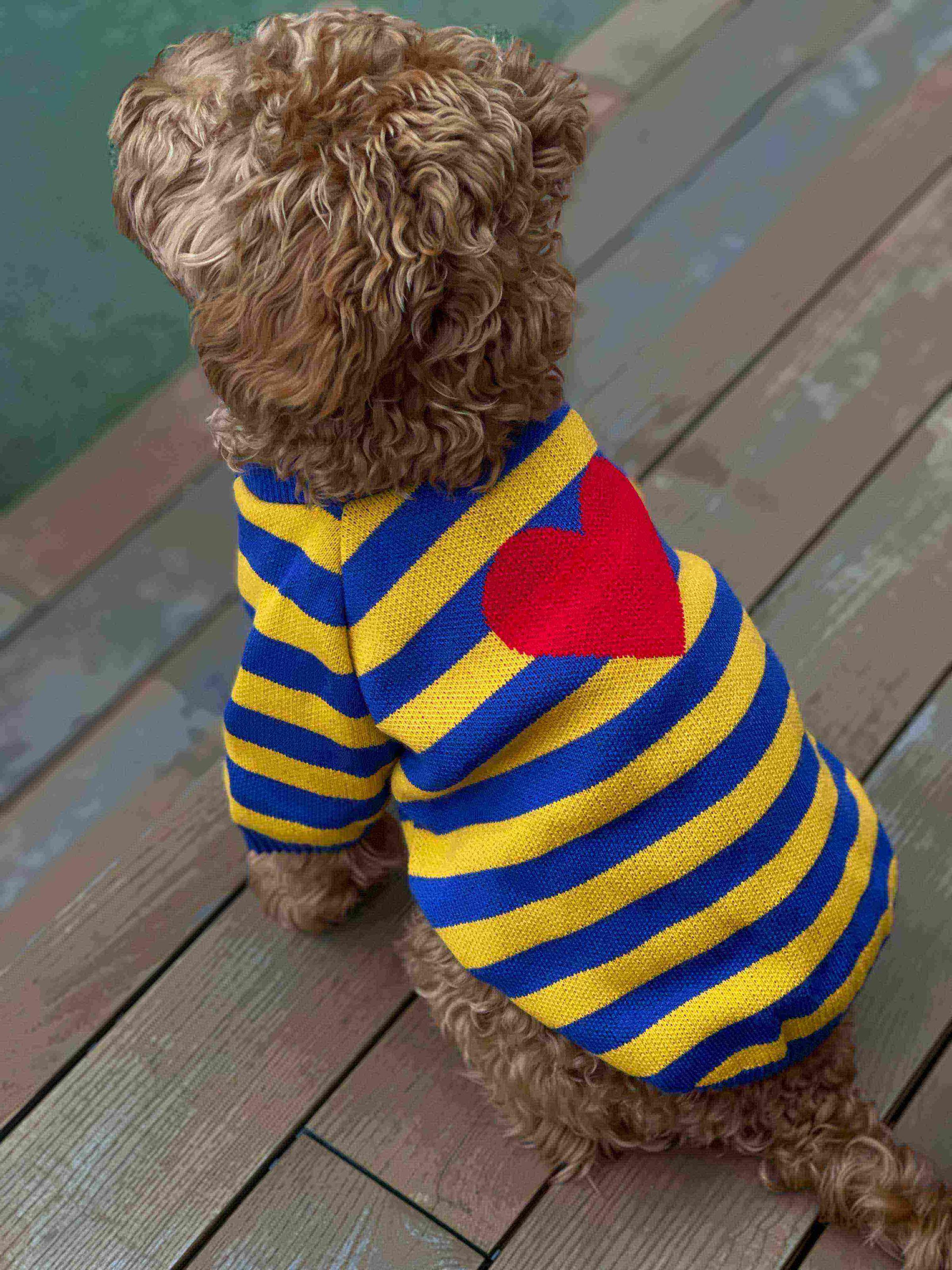 Свитер для собак вязаный полосатый Сердце р. 6 Сине-желтый (70579512)