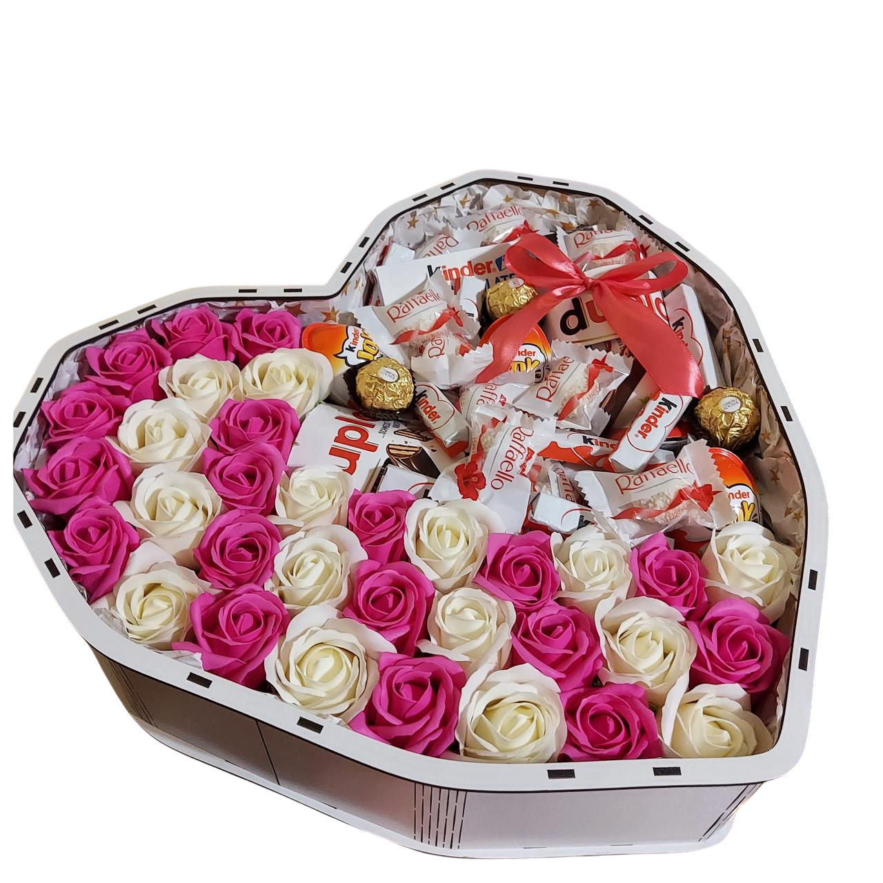 Подарунковий набір 8 березня з солодощами та квітами з мила (1781139290)