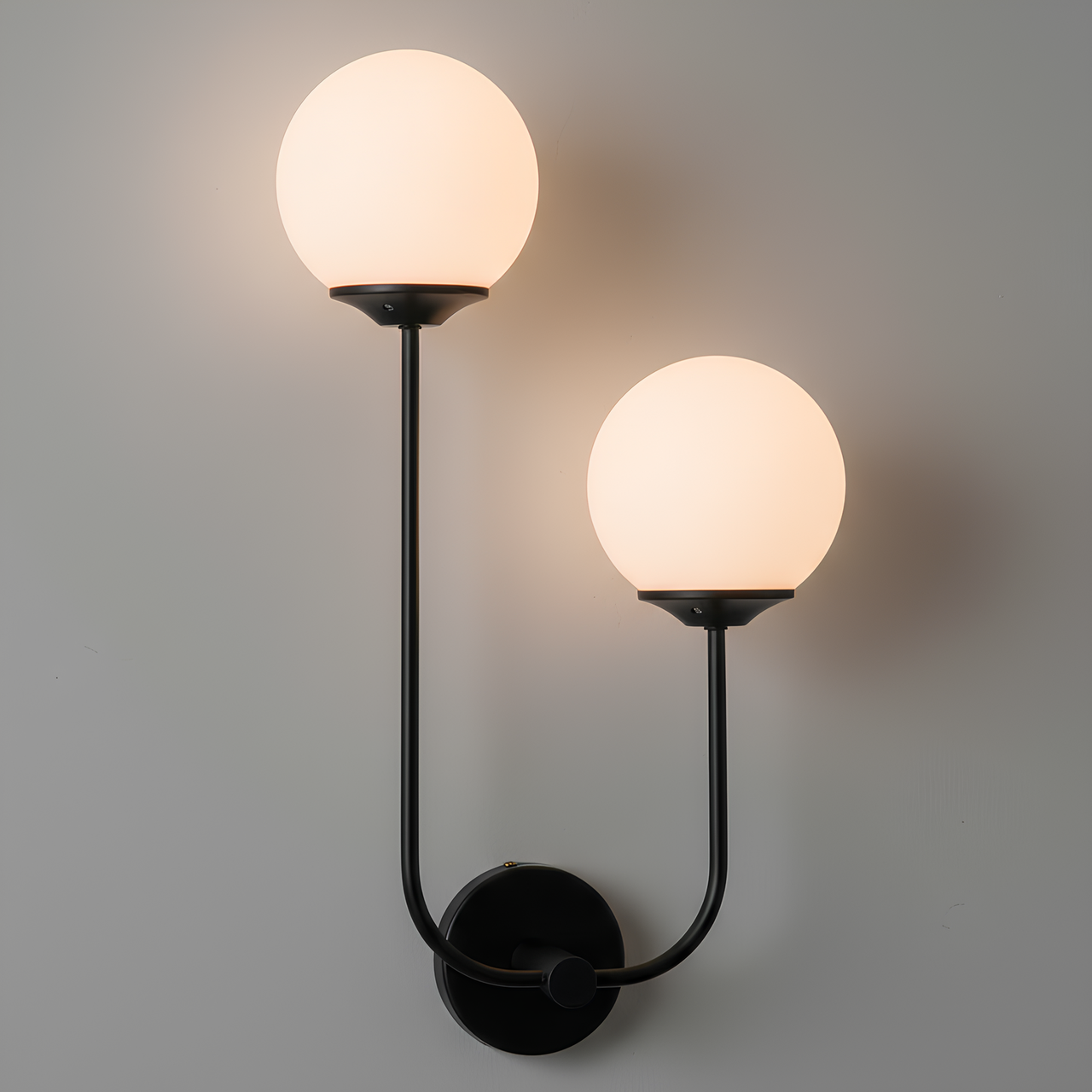 Бра Valeso с двумя сферическими плафонами под лампы Е27 Черный (BD608-2 BK)