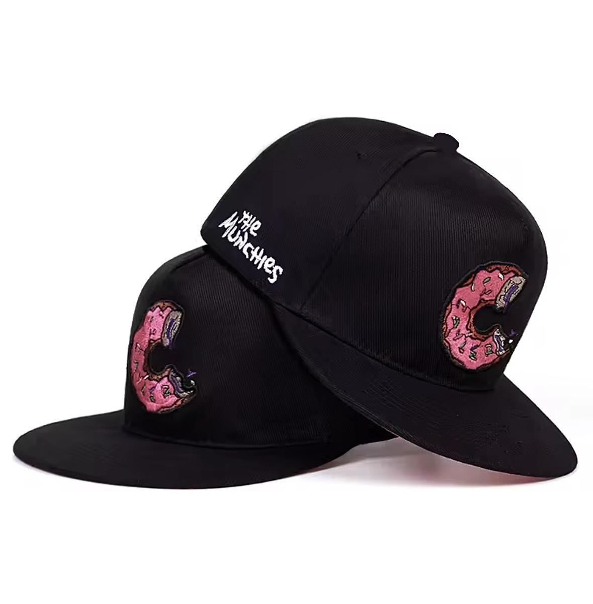 Кепка cнепбек логотип WukeПончик з прямим козирком Унісекс one size Чорний - фото 2 Кепка cнепбек логотип WukeПончик з прямим козирком Унісекс one size Чорний - фото 2