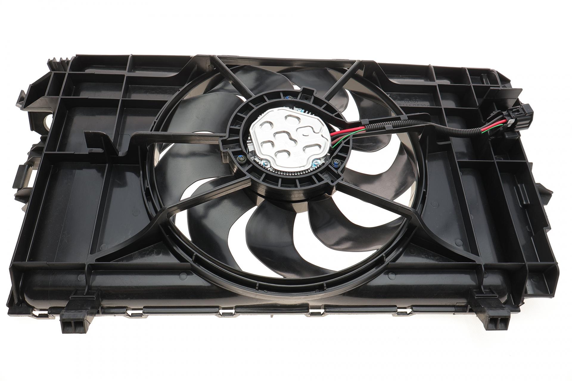 Вентилятор радиатора Tesla Model 3 17- с диффузором (470068)