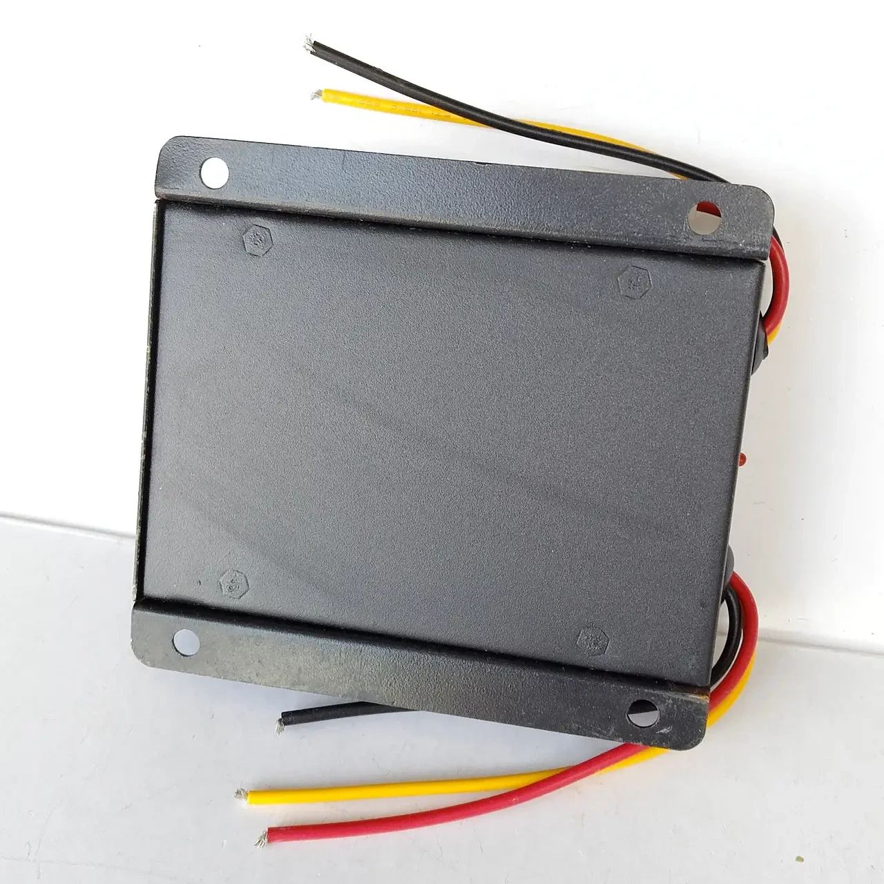 Автомобільний інвертор UKC Converter DC/DC 24-12В 30A (3398) - фото 6 Автомобільний інвертор UKC Converter DC/DC 24-12В 30A (3398) - фото 6