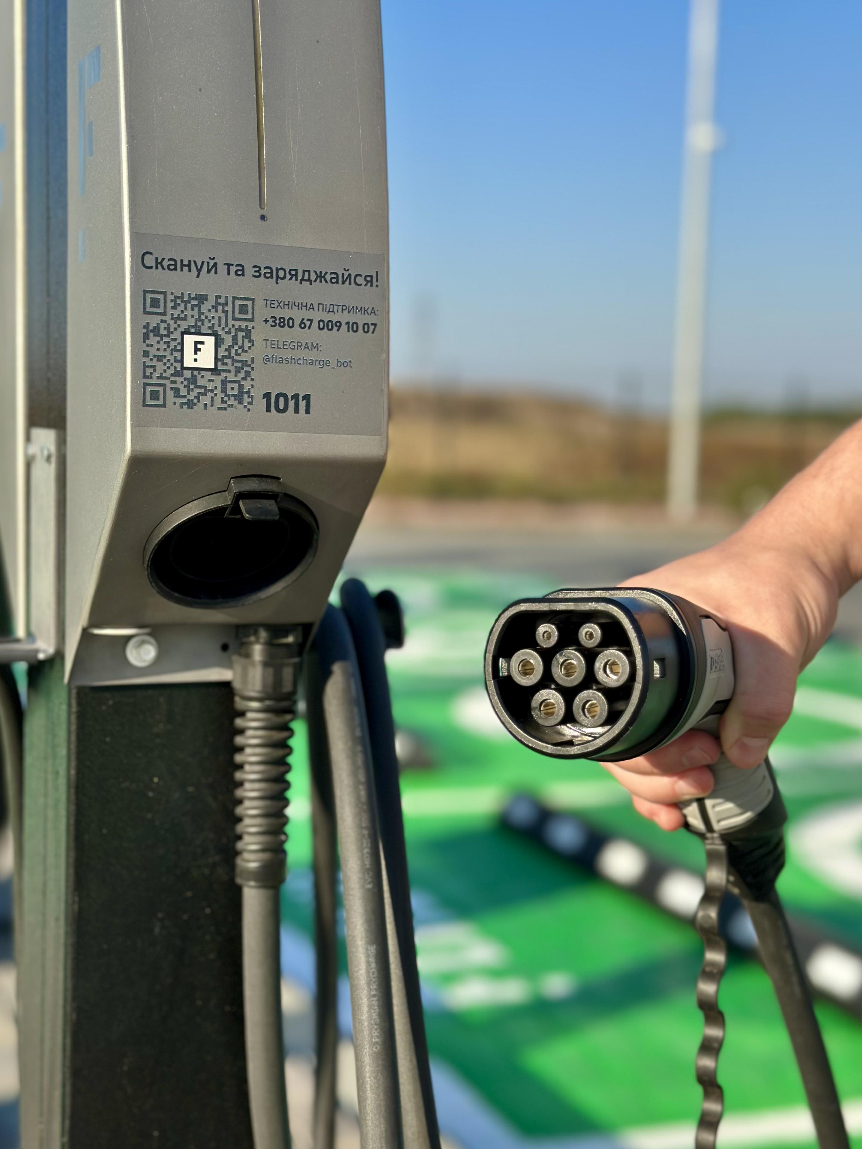 Зарядная станция 11 кВт Тype 2 Wi-Fi 5 м (Sst11) - фото 4 Зарядная станция 11 кВт Тype 2 Wi-Fi 5 м (Sst11) - фото 4