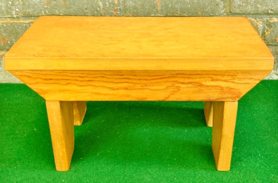 Стульчик из дерева Собия Карри (ТАБ-007603)