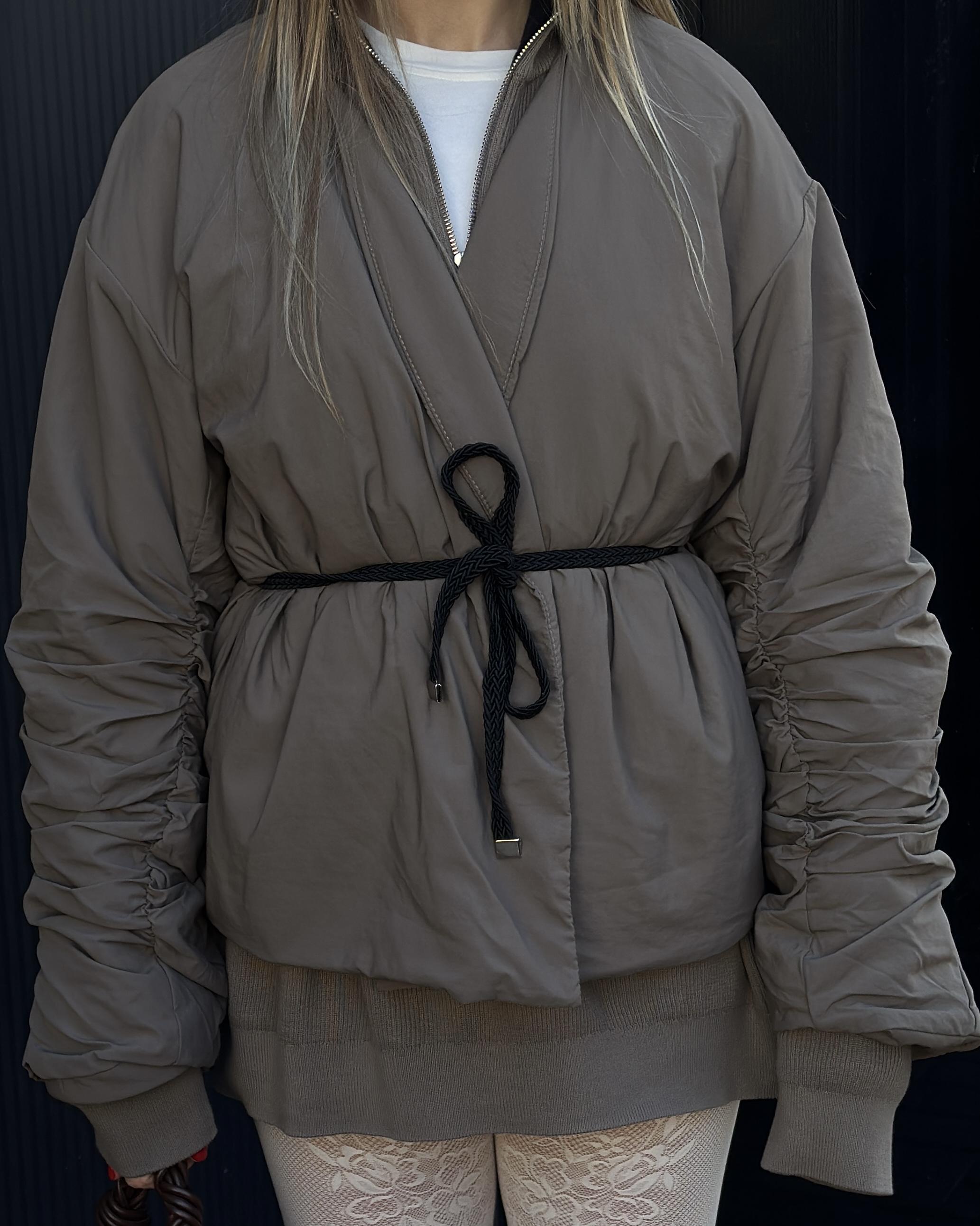 Куртка жіноча демісезона ZF Inspire 1013 на запах з поясом та широкими рукавами S-М Коричневий (1013-Кор-S-М) - фото 2 Куртка жіноча демісезона ZF Inspire 1013 на запах з поясом та широкими рукавами S-М Коричневий (1013-Кор-S-М) - фото 2