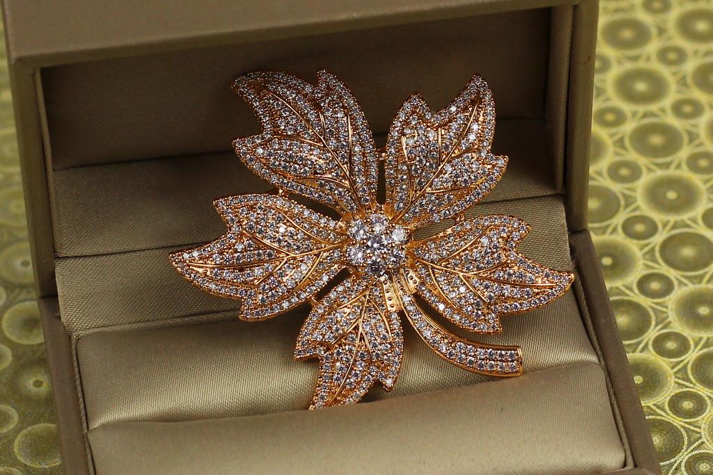 Брошь Xuping Jewelry Большой васильок 5,5 см Золотистый (2198974691)