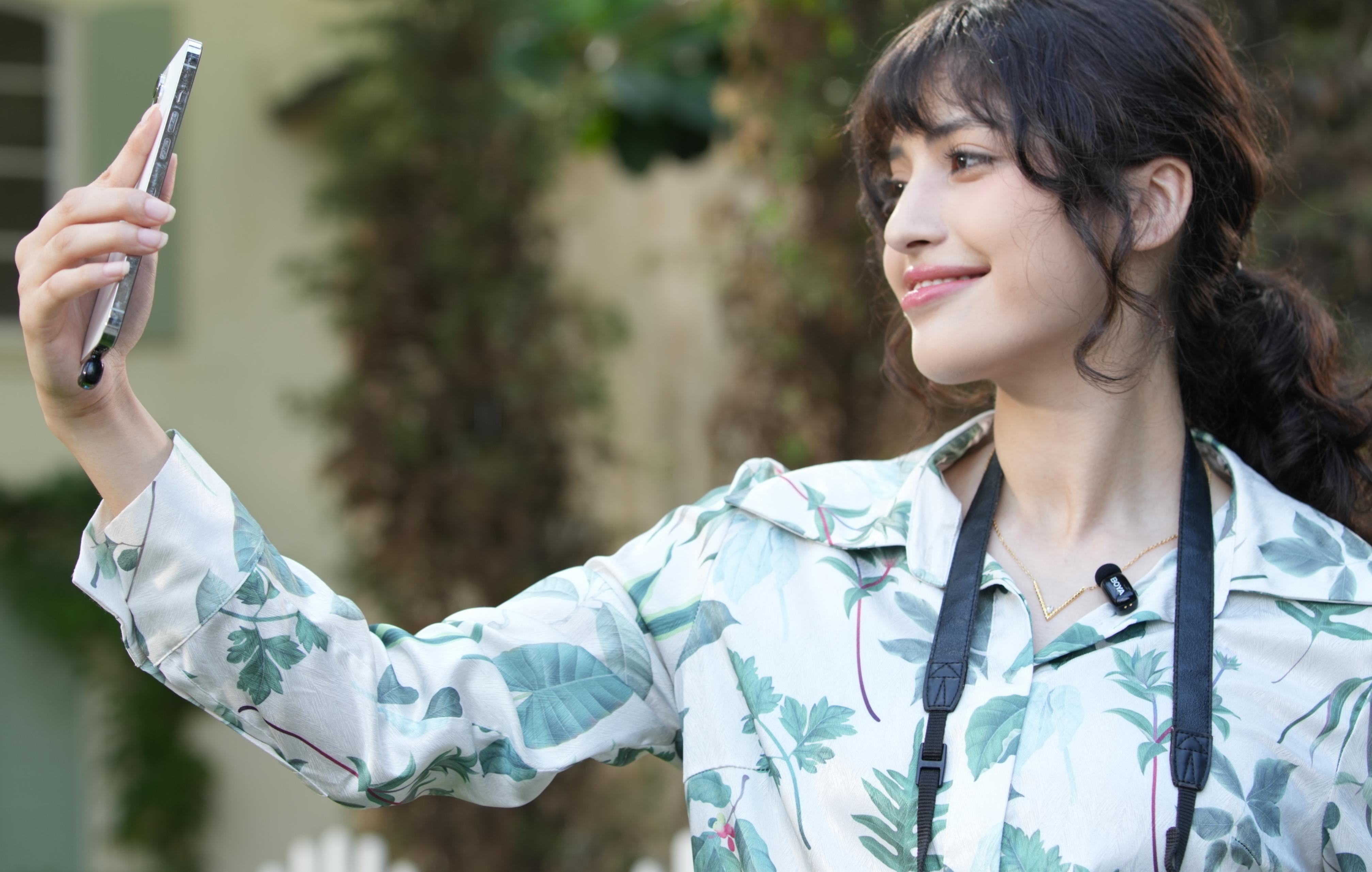 Микрофон петличный Boya mini Lightning с зарядным кейсом для iPhone беспроводной (50044) - фото 2 Микрофон петличный Boya mini Lightning с зарядным кейсом для iPhone беспроводной (50044) - фото 2