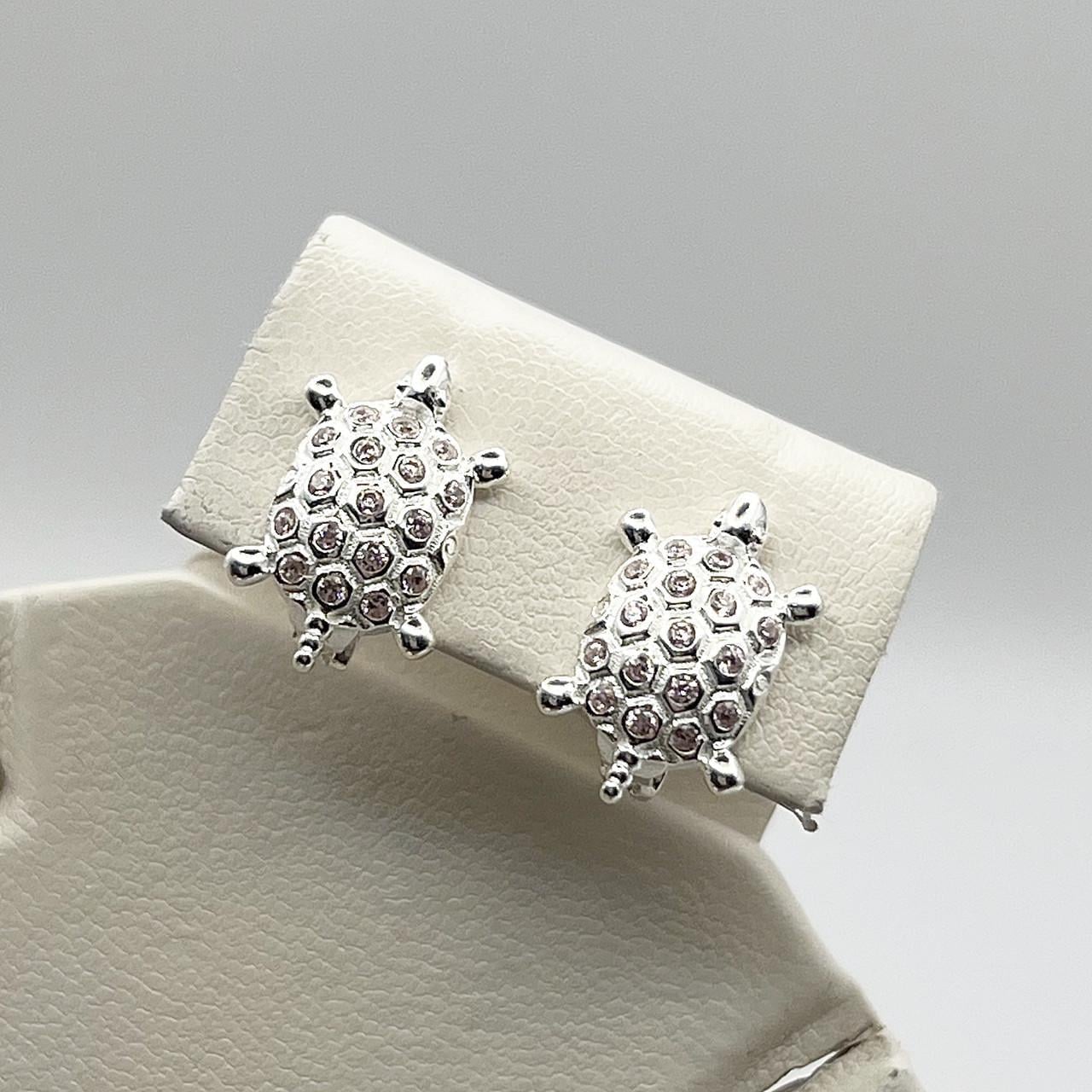 Серебряные серьги Ракушка с кубическим цирконием 3,65 г (2492577115) Серебряные серьги Ракушка с кубическим цирконием 3,65 г (2492577115)
