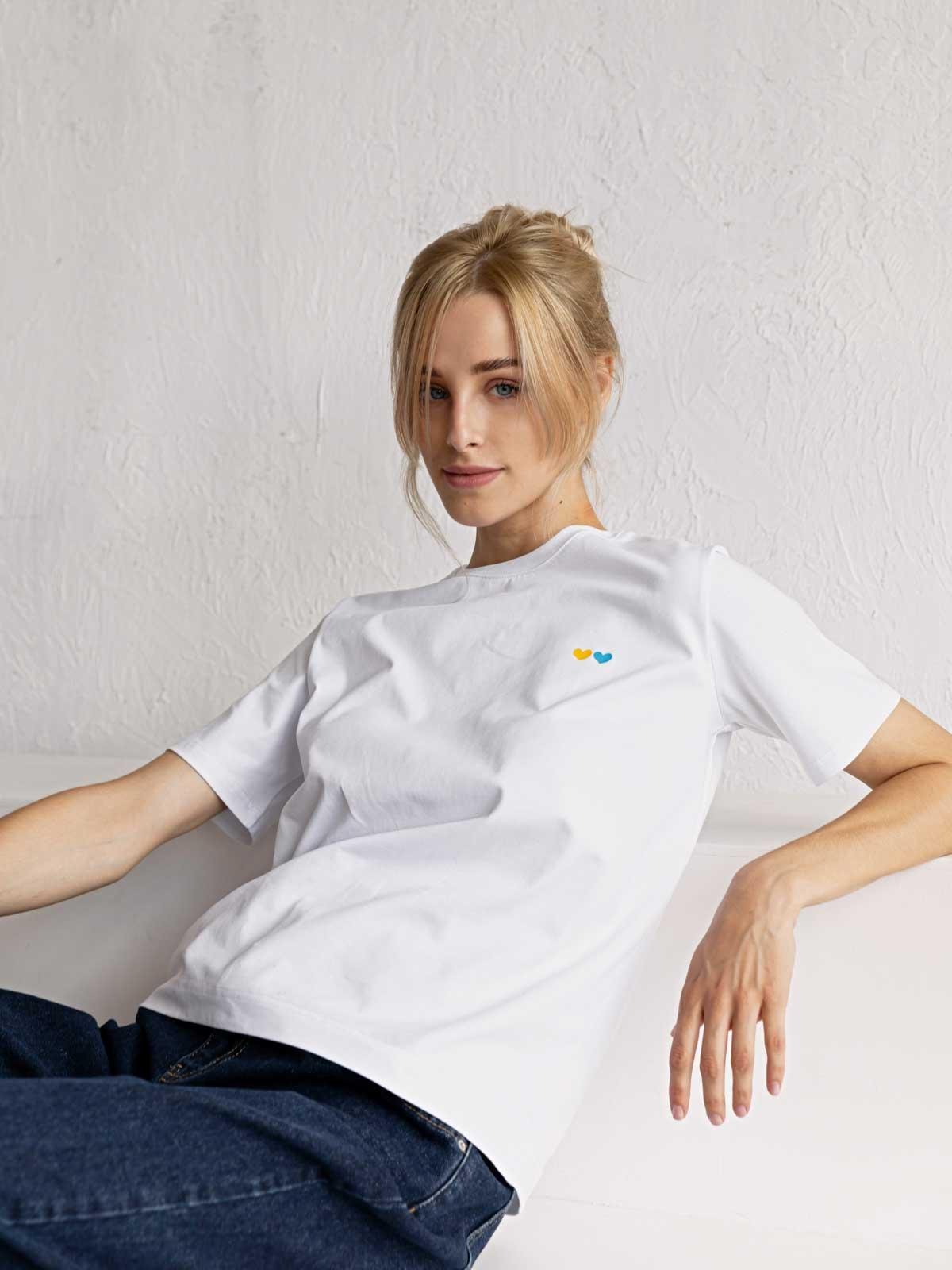 Футболка жіноча жовто-блакитні серця FROMUS M Білий (2540-1) - фото 5 Футболка жіноча жовто-блакитні серця FROMUS M Білий (2540-1) - фото 5