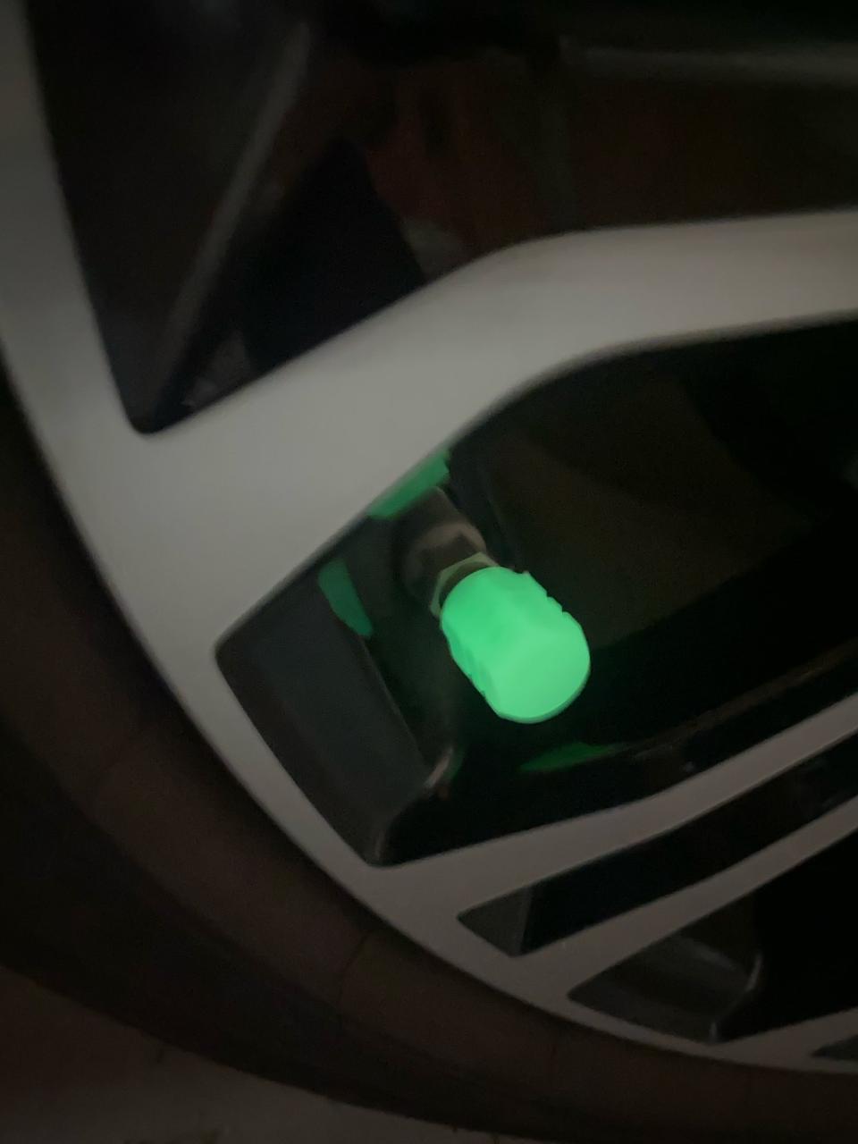 Колпачки на ниппель светонакопительные светятся зеленым цветом в темноте (1936806897) - фото 6