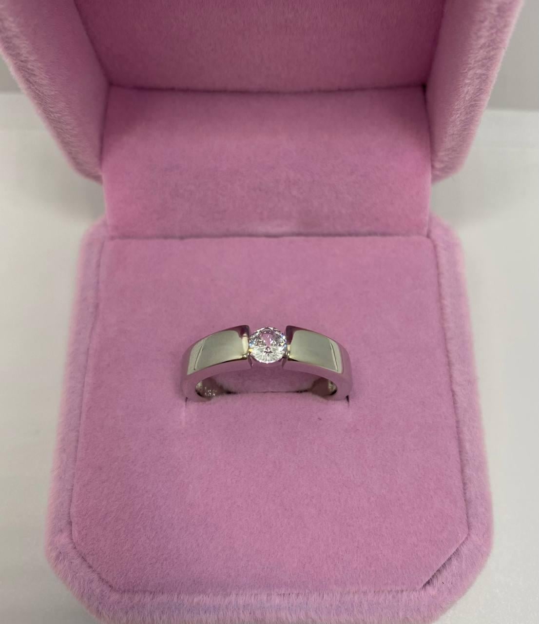 Стильное женское кольцо "Классика с цирконом"ювелирный сплав цирконы Серебристый (1805205001) Стильное женское кольцо "Классика с цирконом"ювелирный сплав цирконы Серебристый (1805205001)