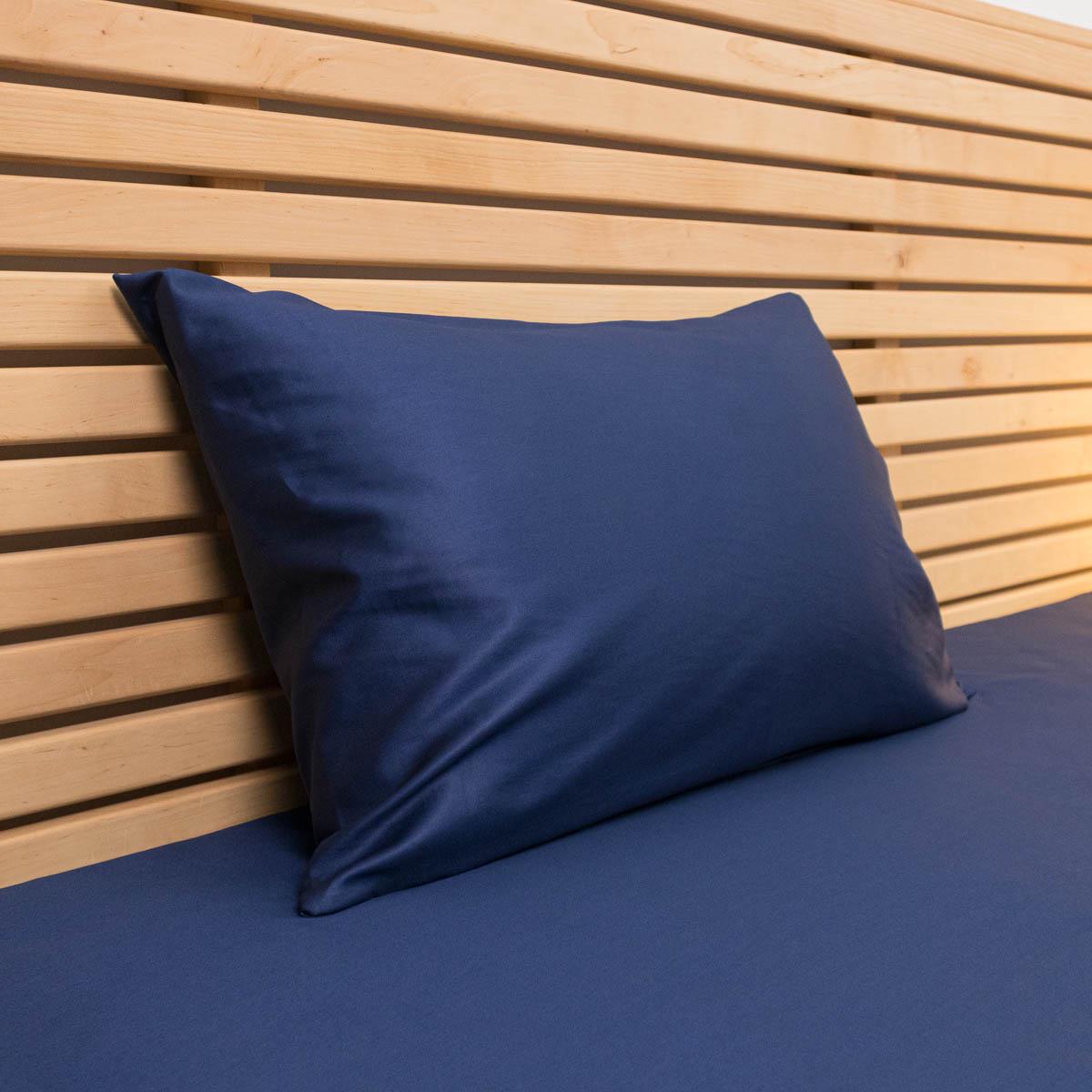 Наволочка на подушку YouStar сатин гладкофарбований 135 г/м2 50х50 см 1 шт. Темно-синій (nav-sg-50x50-dblue) - фото 1 Наволочка на подушку YouStar сатин гладкофарбований 135 г/м2 50х50 см 1 шт. Темно-синій (nav-sg-50x50-dblue) - фото 1