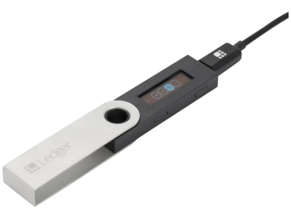 Криптокошелек аппаратный Ledger Nano S Matte Black - фото 3