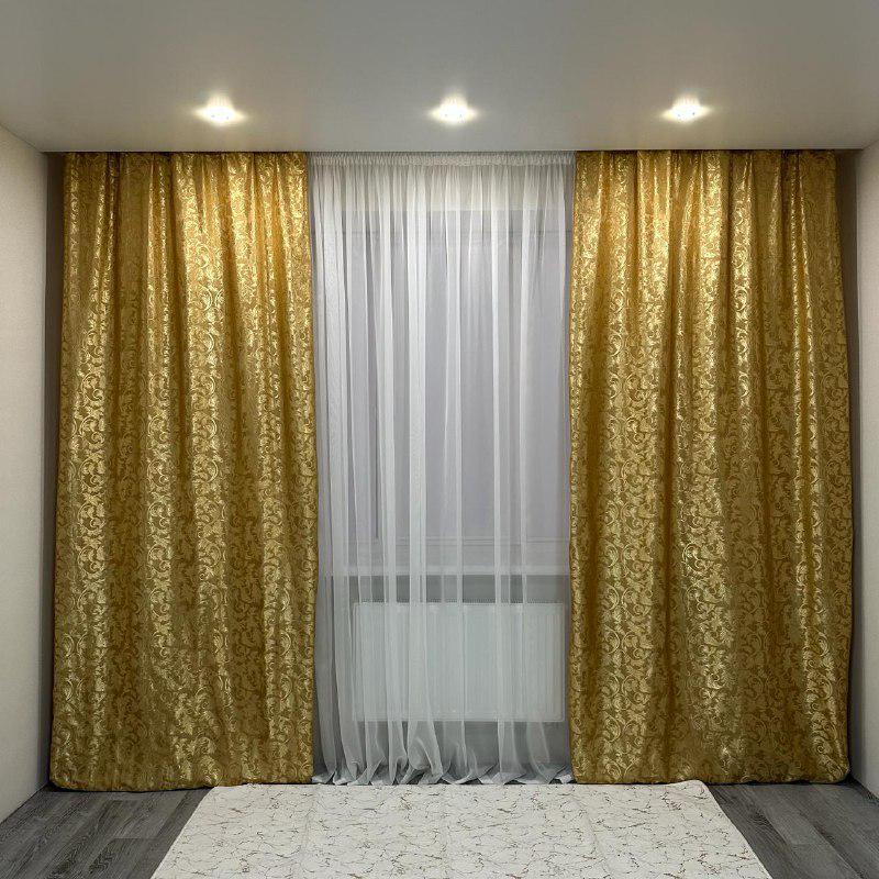 Шторы Севилья жаккардовые 1,5х2,7 м 2 шт. Золотой