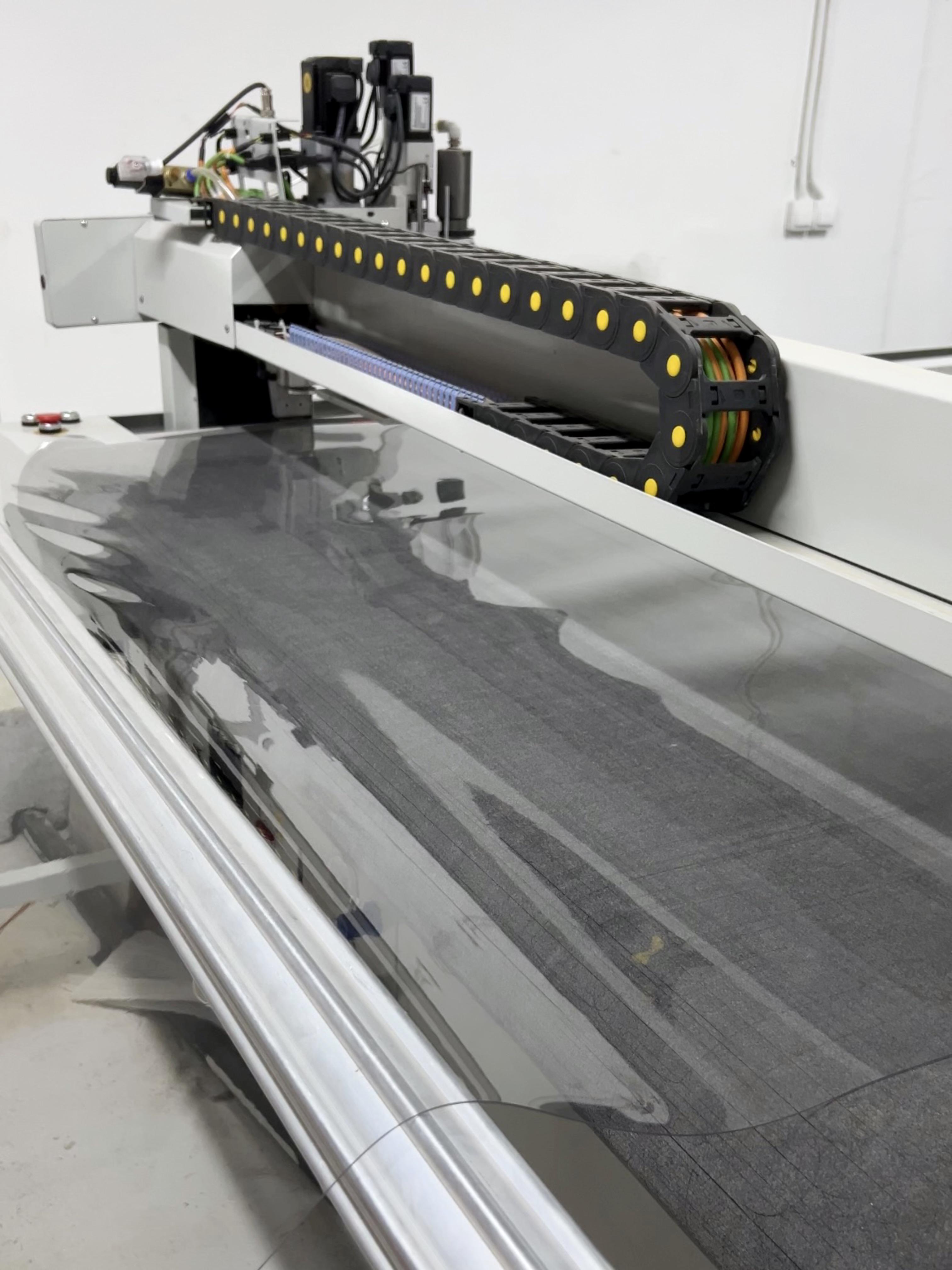 Скатертина силіконова Crystal м'яке скло 100х60 см/2 мм 2000 мікрон (1200-5) - фото 8 Скатертина силіконова Crystal м'яке скло 100х60 см/2 мм 2000 мікрон (1200-5) - фото 8