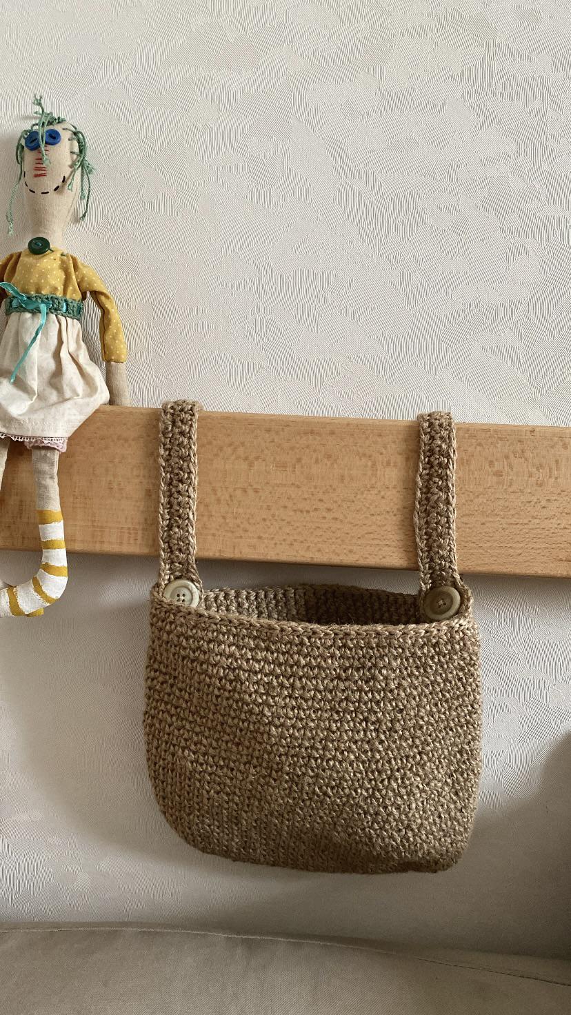 Підвісний кошик-органайзер із джута Svetla.jute ручної роботи (JUTE0074) - фото 3 Підвісний кошик-органайзер із джута Svetla.jute ручної роботи (JUTE0074) - фото 3