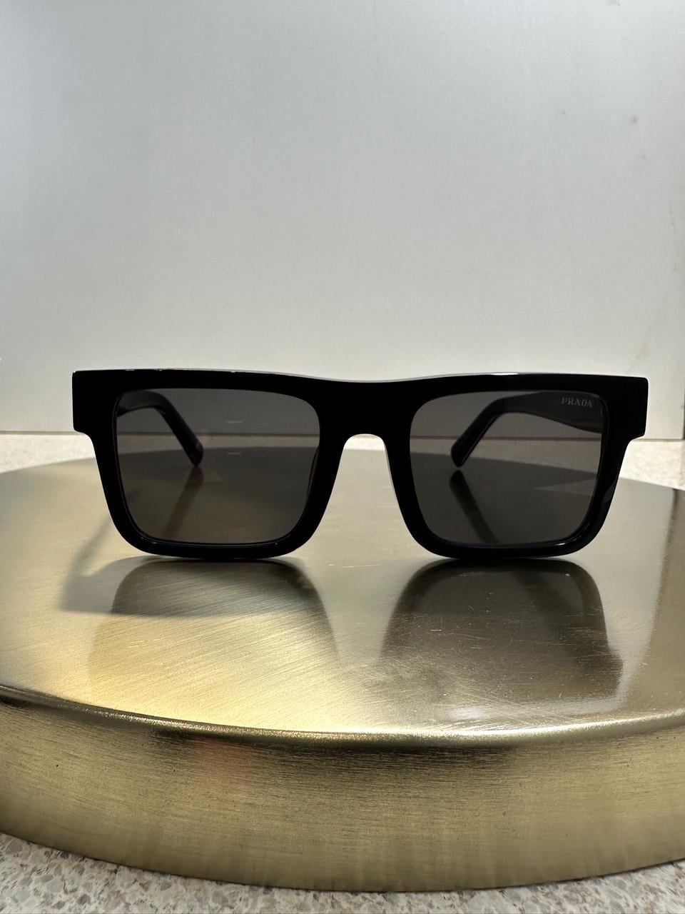 Солнцезащитные очки Prada PR19WS Black/Dark Grey