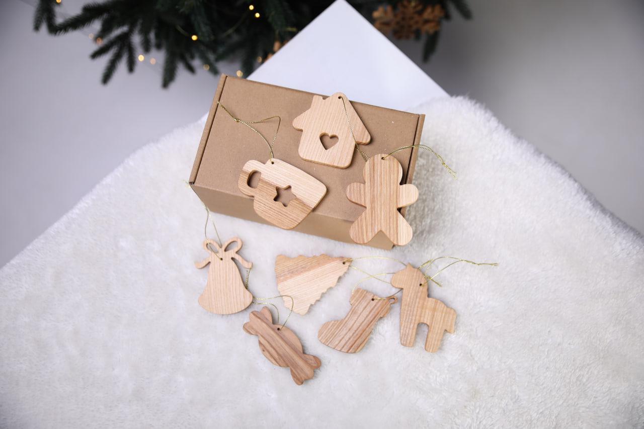 Игрушки новогодние из ясеня,комплект 8 шт. 8/9 cм (WD-200.4)