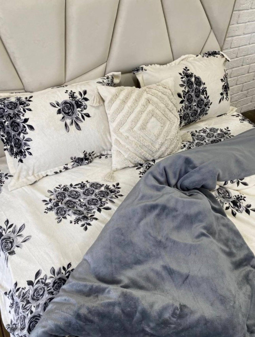 Постільна білизна плюшева мікрофібра пухнаста полуторний 50х70 см Білий із темно синім - фото 2