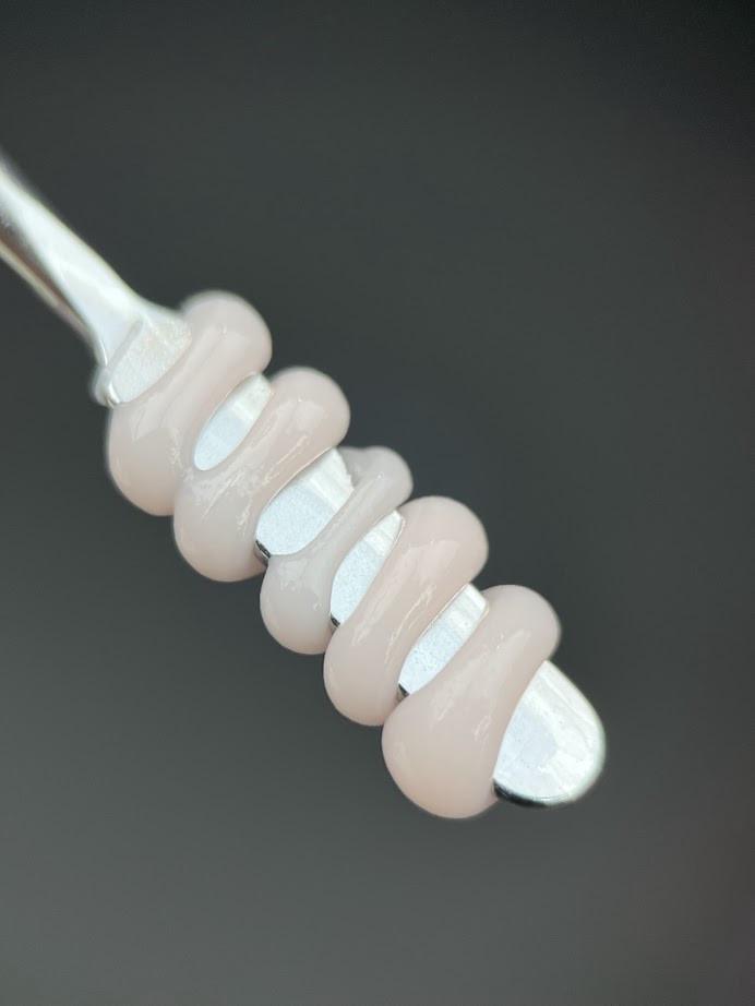 Полігель Дизайнер для нарощування та зміцнення нігтів 30 мл Caramel Latte F60 - фото 2 Полігель Дизайнер для нарощування та зміцнення нігтів 30 мл Caramel Latte F60 - фото 2