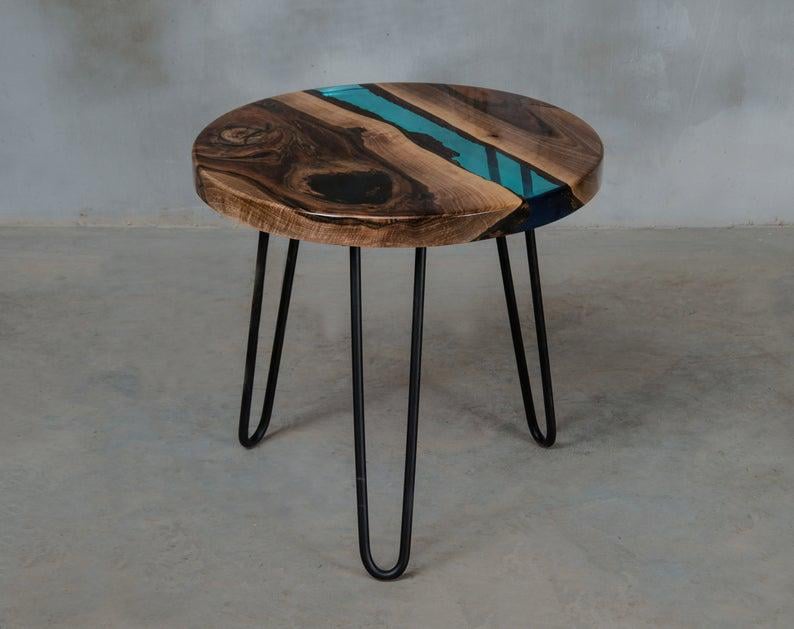 Стол журнальный річка Остин дизайнерский круглый из прозрачной эпоксидной смолы и массива ореха 800х480 мм.