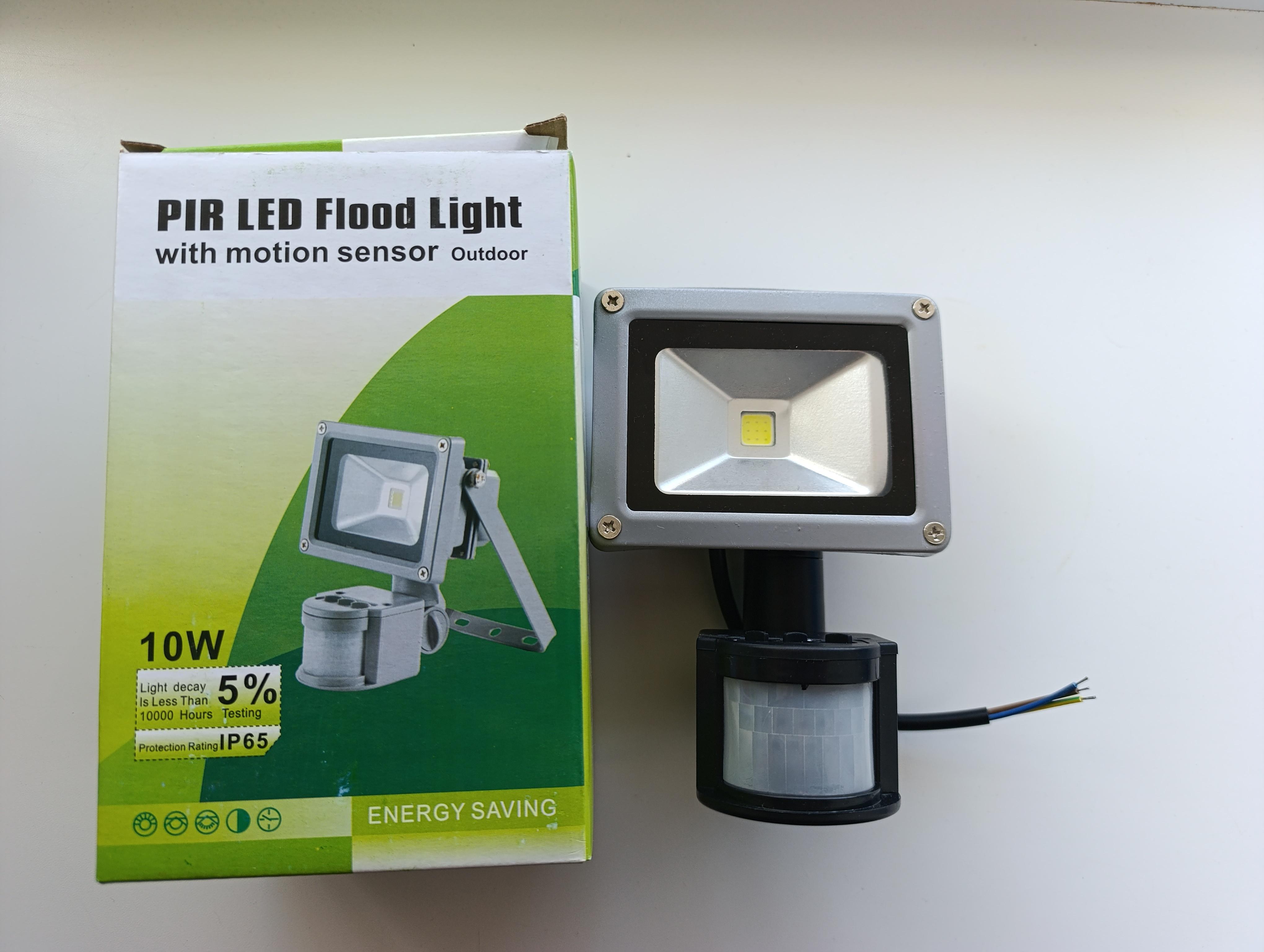 Прожектор 10 Вт с датчиком движения белый свет (33410142)