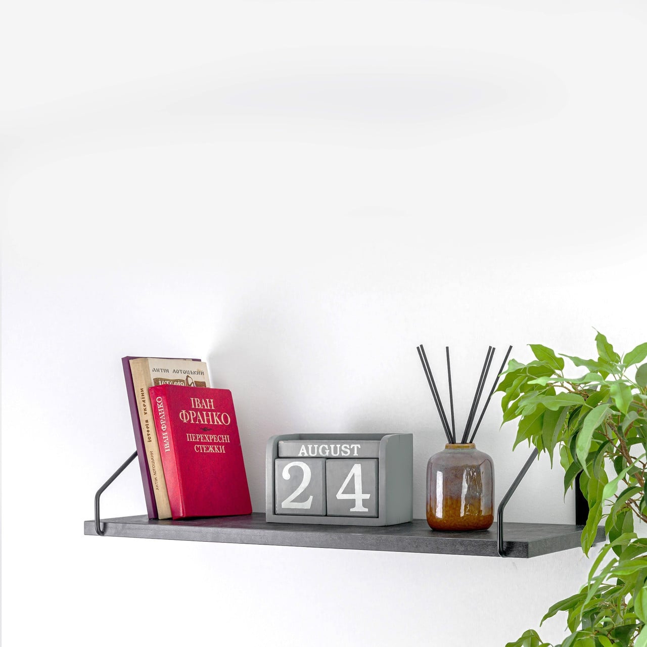 Настенная полка Adore Décor одинарная 22х60х18 см Черный/Угольный камень (1742990743)