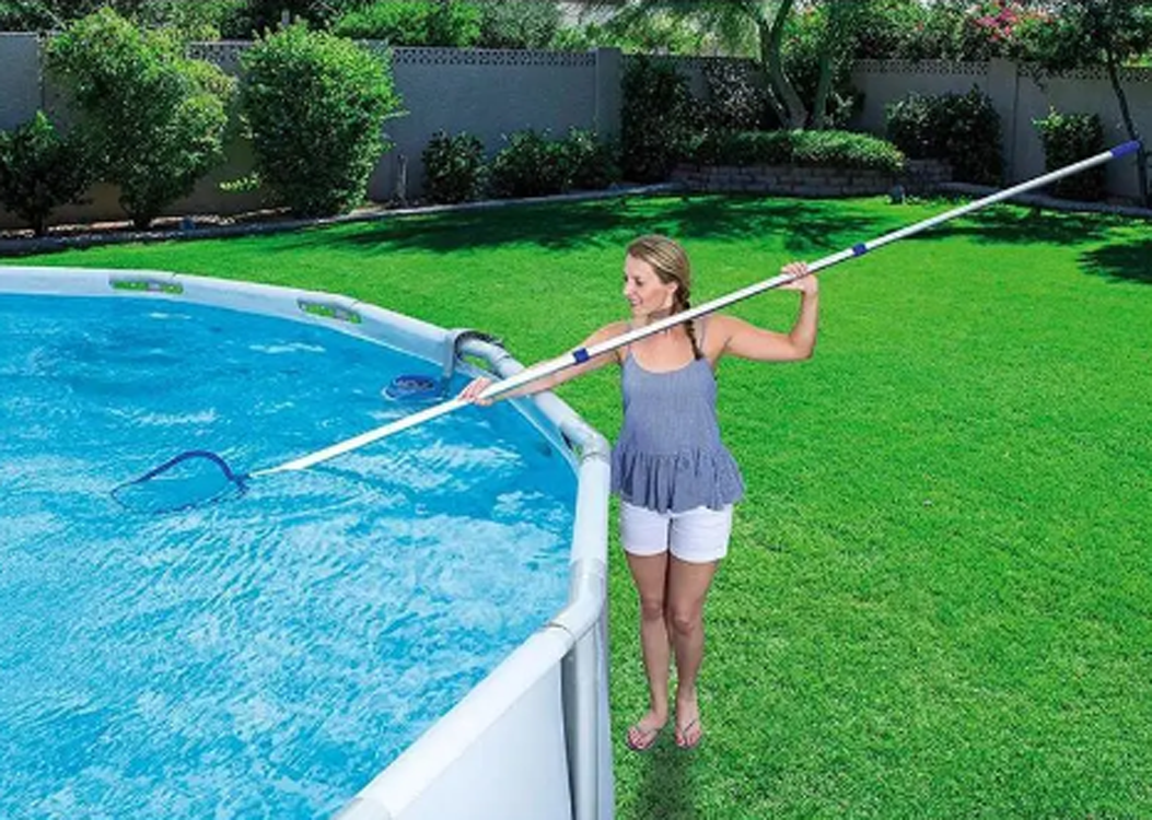 Комплект для чищення басейну Bestway 58237 зі скімером та ручним пилотягом для надувних і каркасних басейнів (34-9-58237) - фото 3 Комплект для чищення басейну Bestway 58237 зі скімером та ручним пилотягом для надувних і каркасних басейнів (34-9-58237) - фото 3