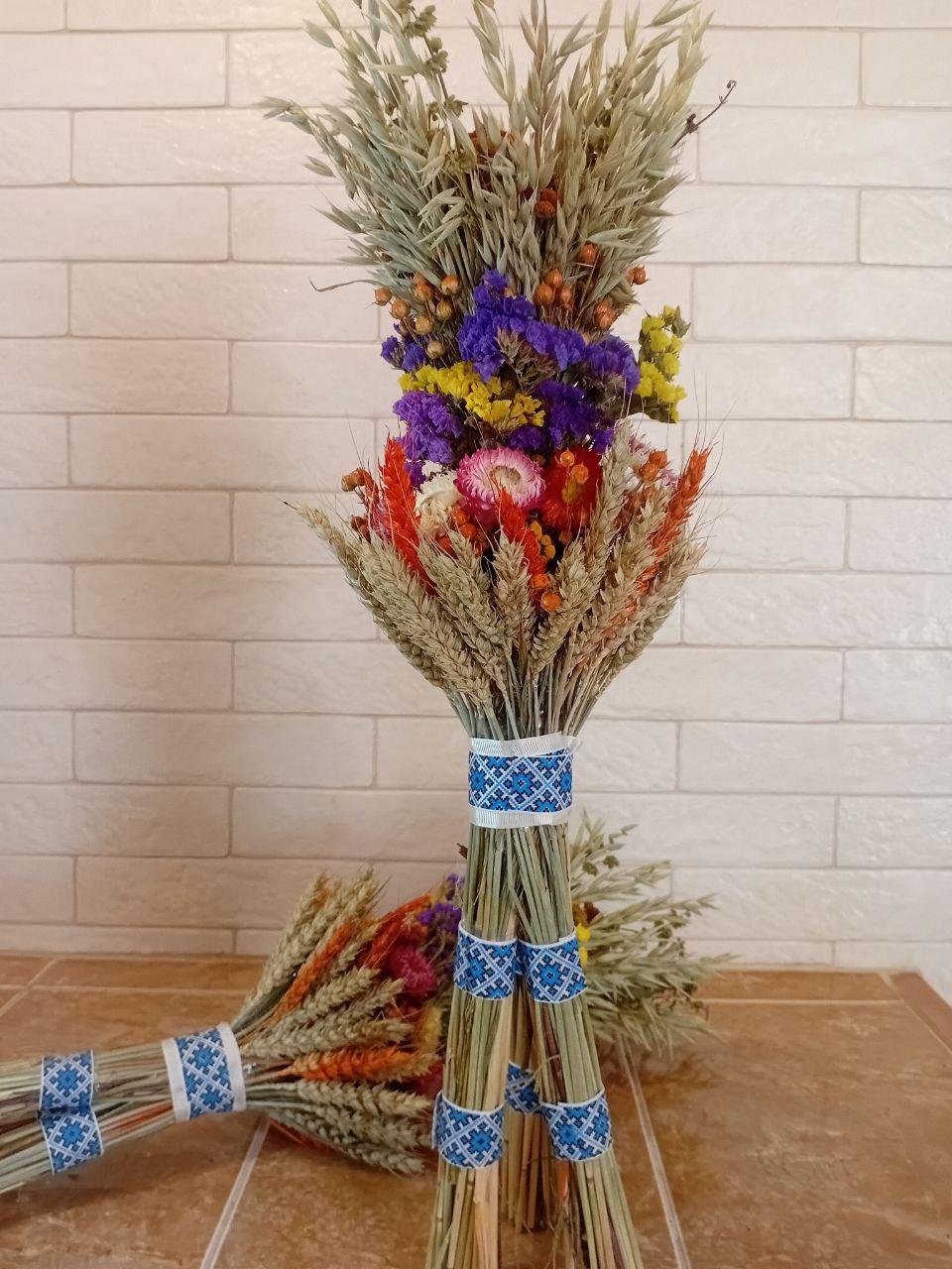 Дидух рождественский из колосья пшеницы/льна и овса на трех ножках 50-55 см с лентой вышиванкой Синий (2794446601) - фото 7 Дидух рождественский из колосья пшеницы/льна и овса на трех ножках 50-55 см с лентой вышиванкой Синий (2794446601) - фото 7