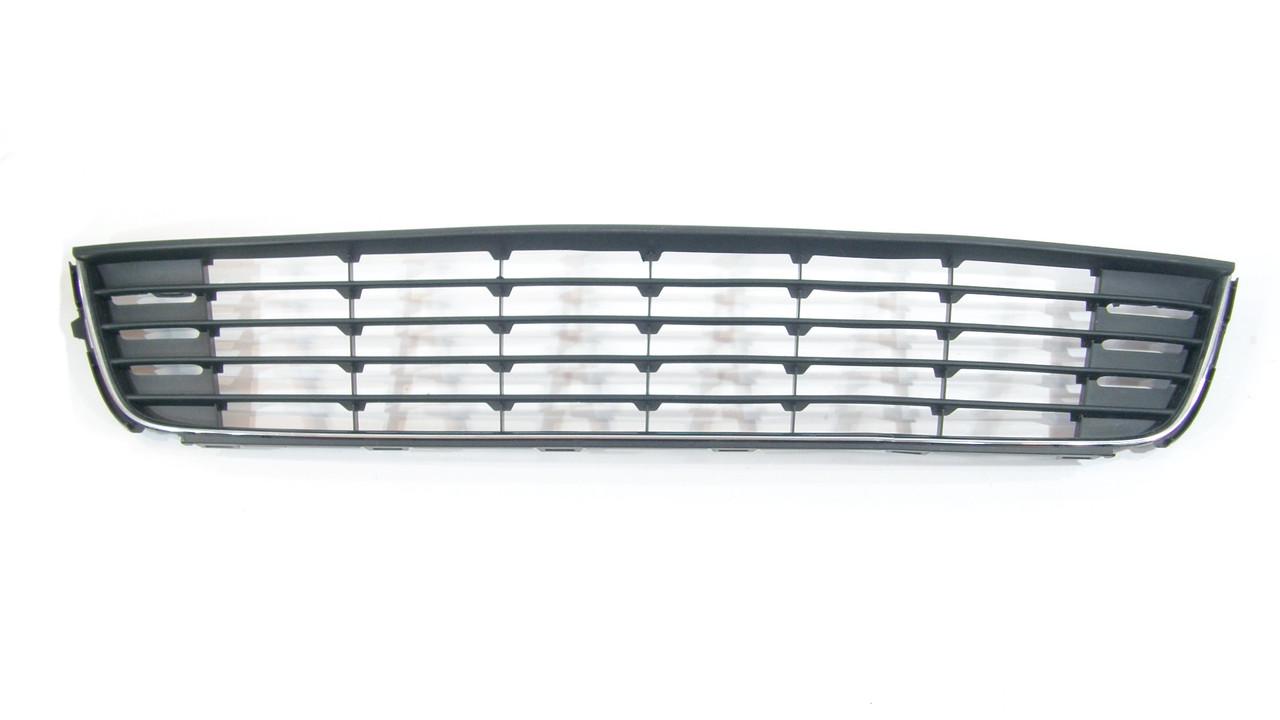 Решетка бампера AVTM Volkswagen Caddy/Touran 10-15 средняя с молдингом Хром (7422 910)