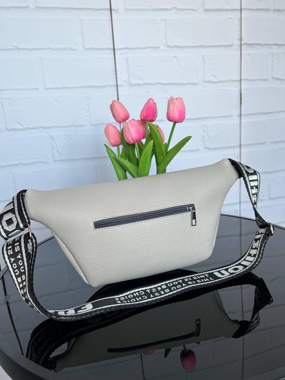 Сумка бананка на пояс женская из экокожи спортивная через плечо Серый - фото 6 Сумка бананка на пояс женская из экокожи спортивная через плечо Серый - фото 6