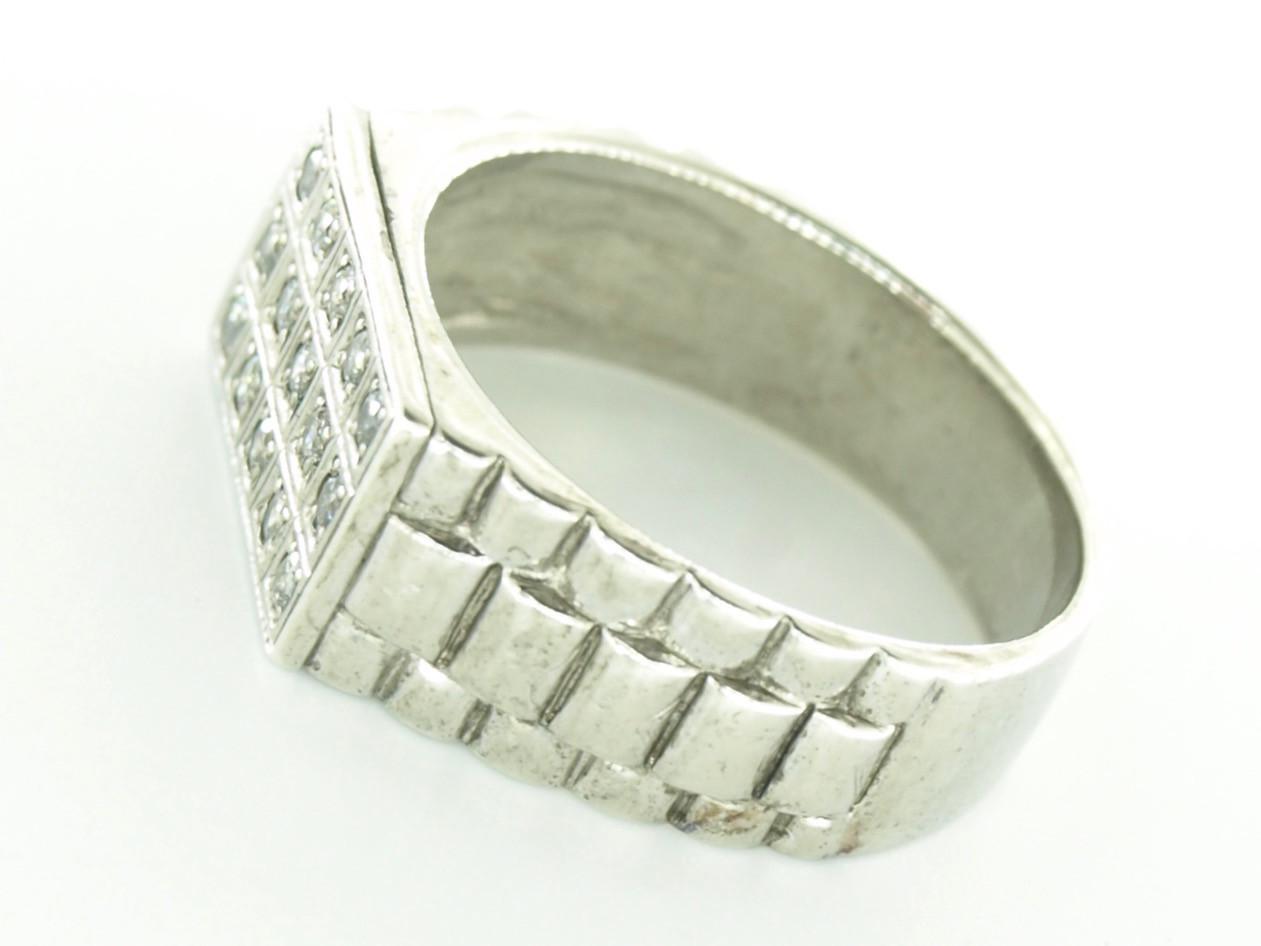 Кольцо из серебра с фианитом р. 18,5 (21 01850314 1)