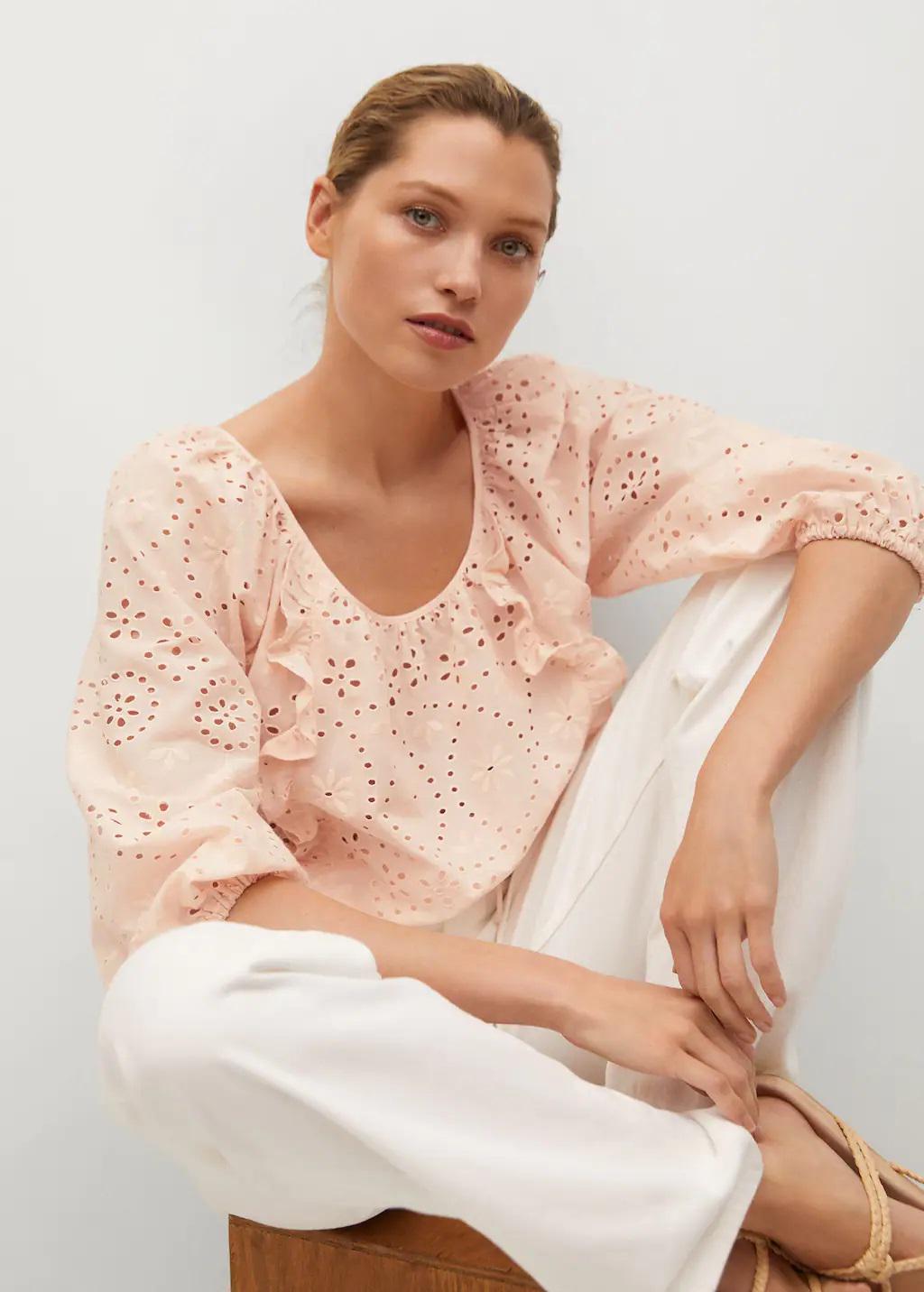 Блузка Mango с вышивкой S Пудровый (9828043) - фото 4 Блузка Mango с вышивкой S Пудровый (9828043) - фото 4