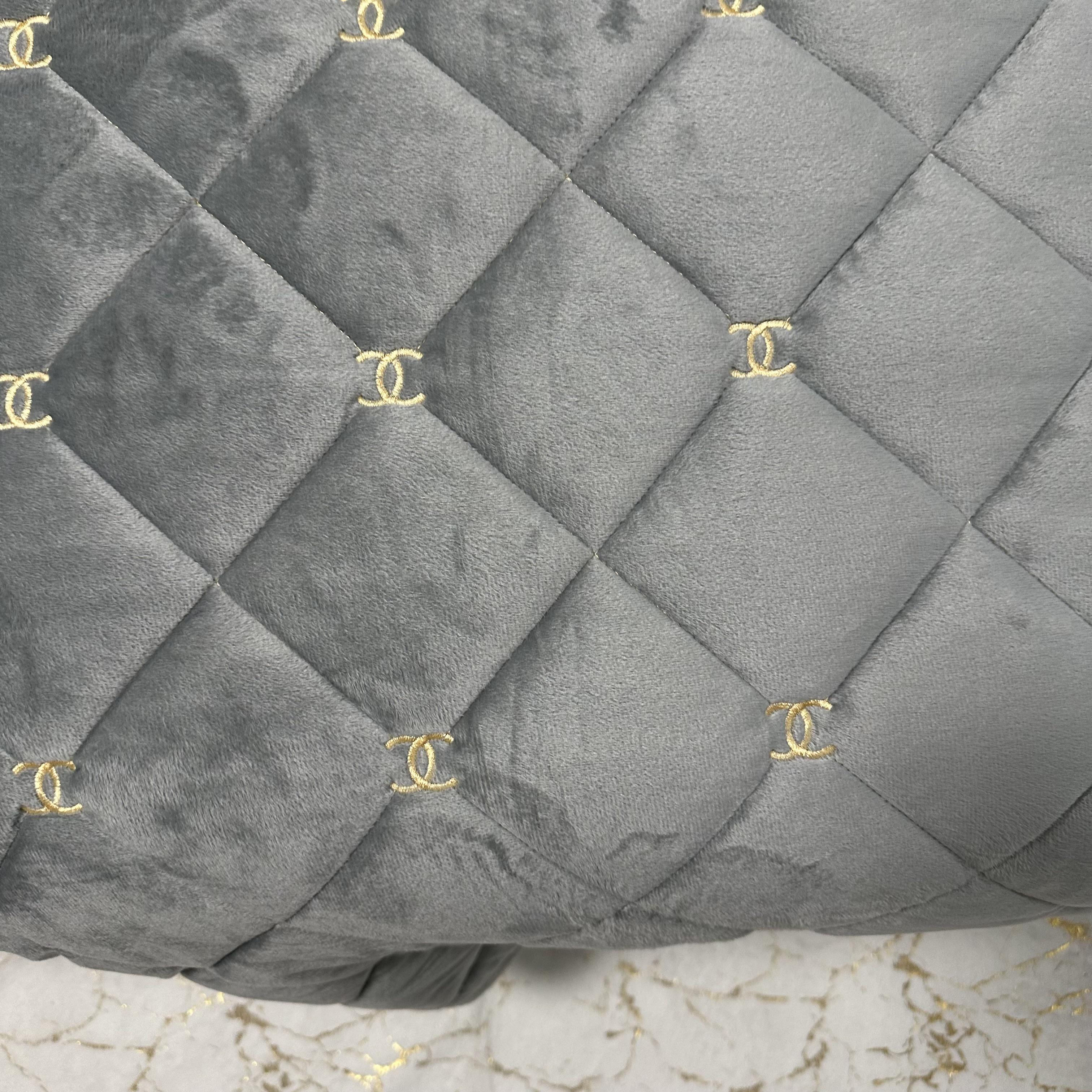 Покривало на ліжко велюрове євро 220x240 см Світло-сірий (28769409) - фото 2 Покривало на ліжко велюрове євро 220x240 см Світло-сірий (28769409) - фото 2