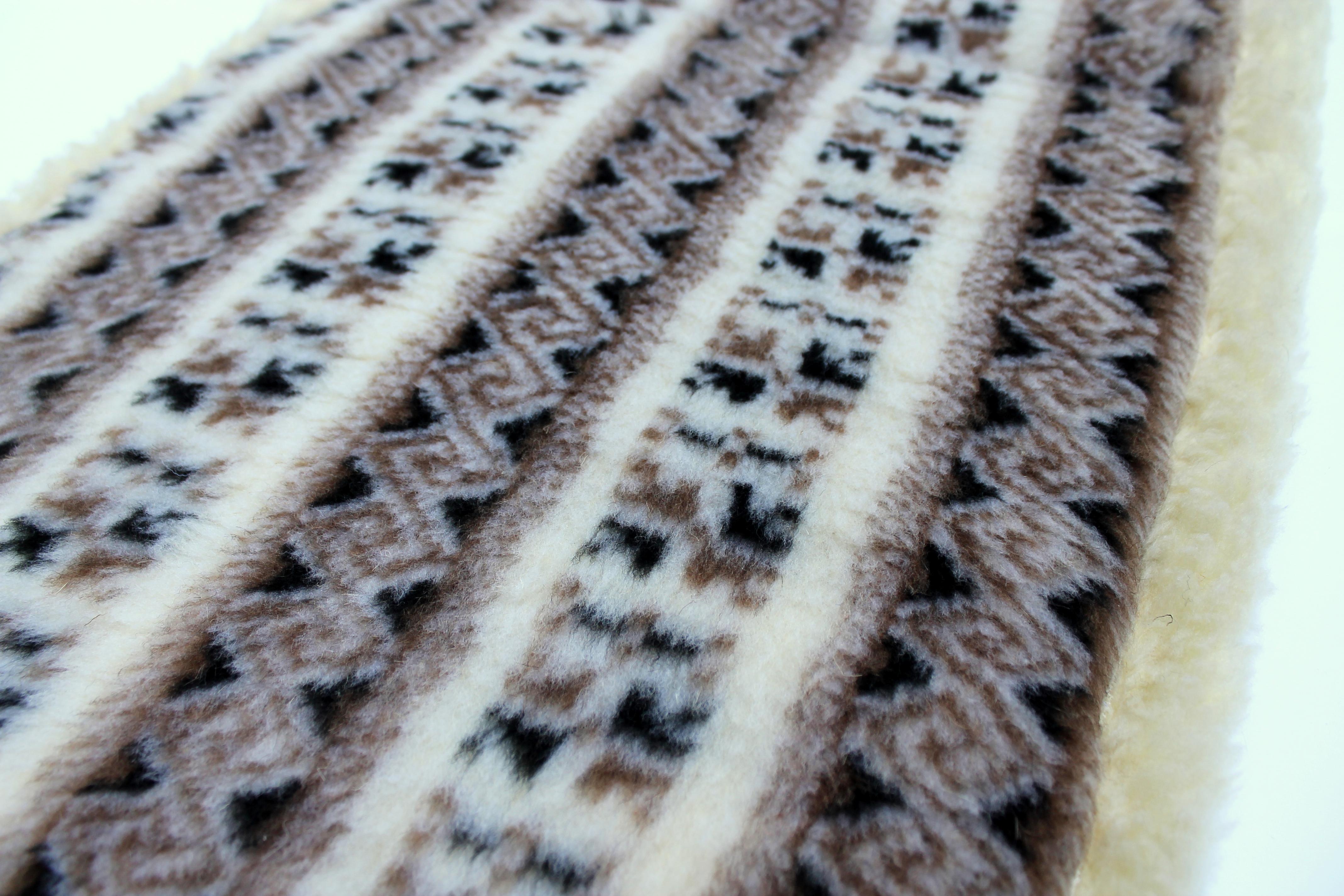 Накидка на сиденье автомобиля из овчины Sheepskin эко-шерсть с окантовкой 1 шт. Коричневый (279) - фото 5 Накидка на сиденье автомобиля из овчины Sheepskin эко-шерсть с окантовкой 1 шт. Коричневый (279) - фото 5