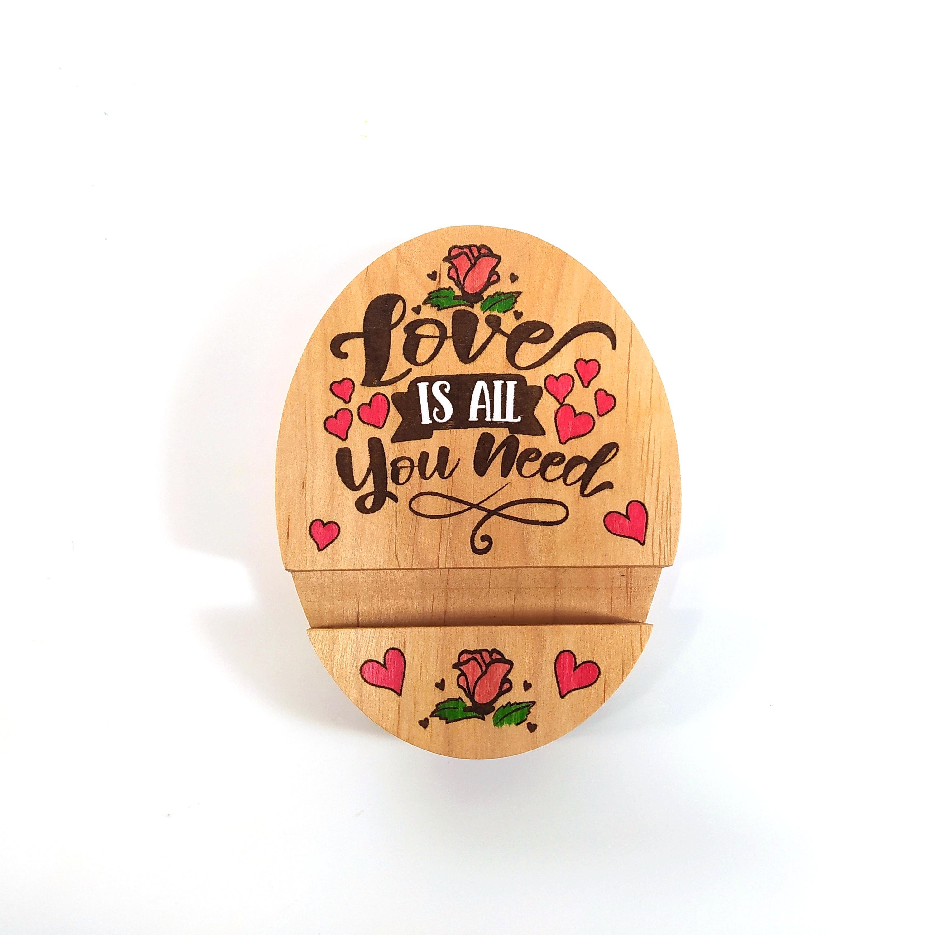 Подставка для смартфона Майстерня містера Томаса Love is all you need 9х12х2 см