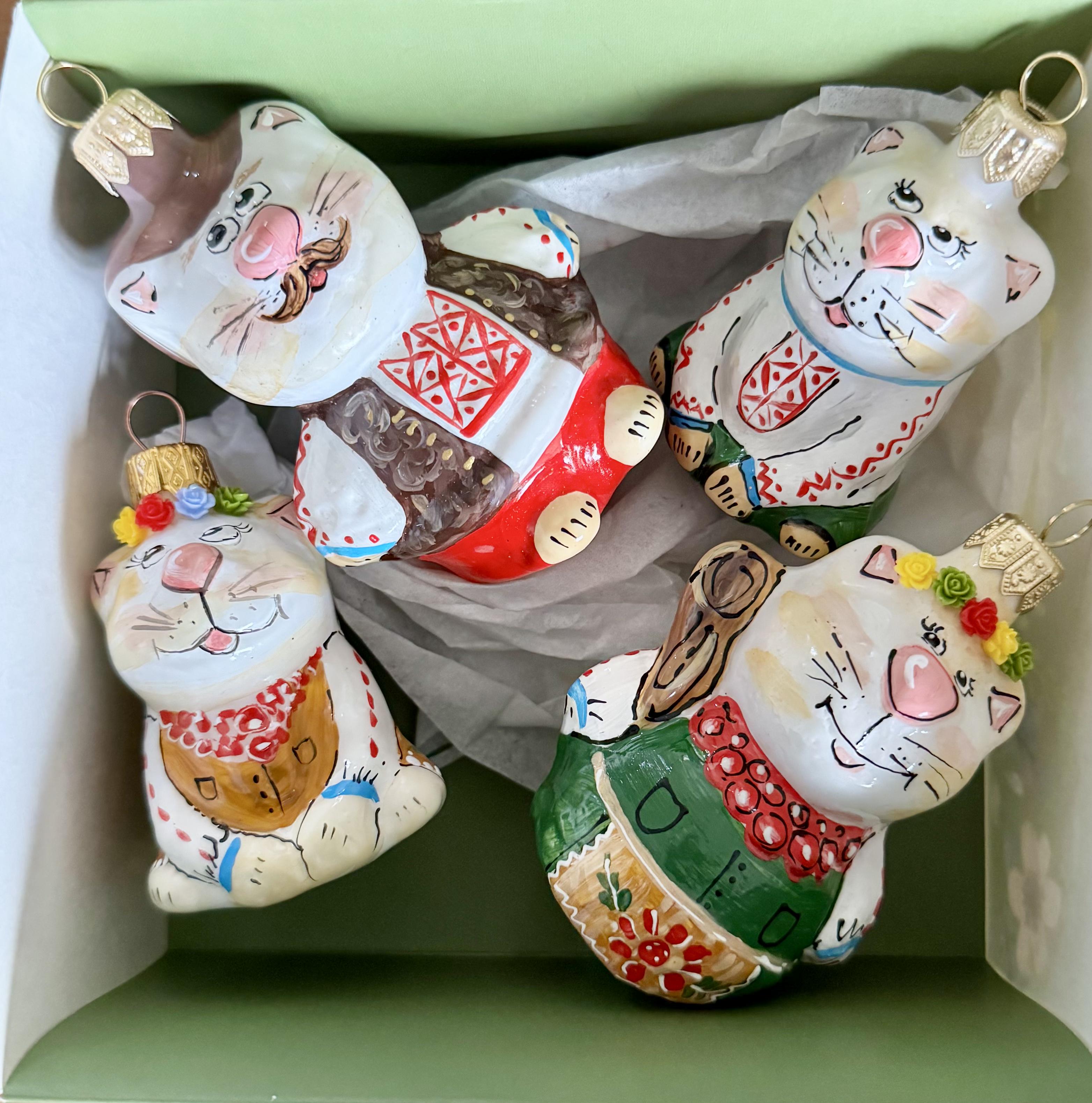 Набір іграшок на ялинку Котяча сім'я 4 шт. (N 89-2) - фото 5 Набір іграшок на ялинку Котяча сім'я 4 шт. (N 89-2) - фото 5